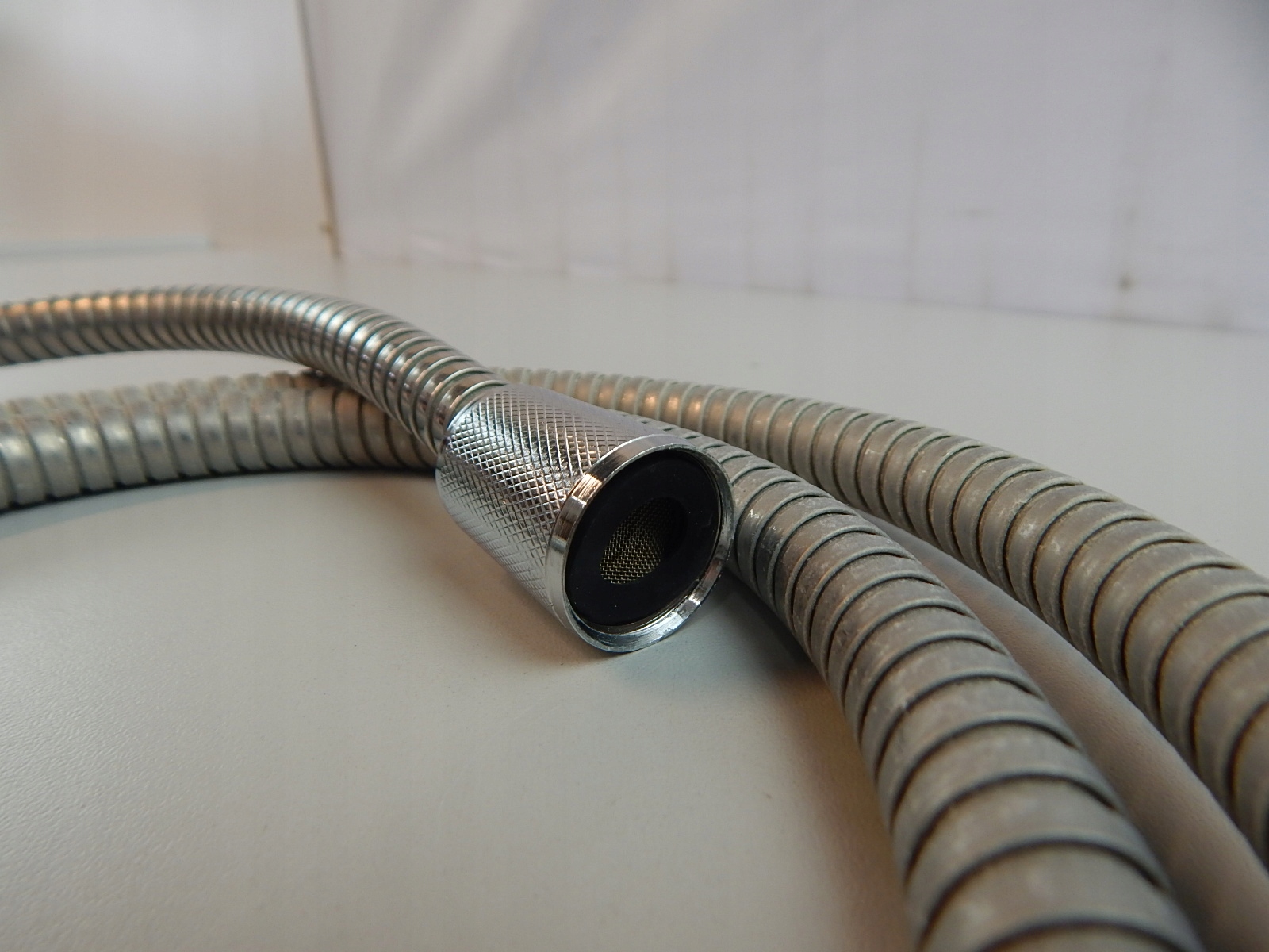 SŁUCHAWKA PRYSZNICOWA Z WĘŻEM 92565 SREWOSH Marka bez marki