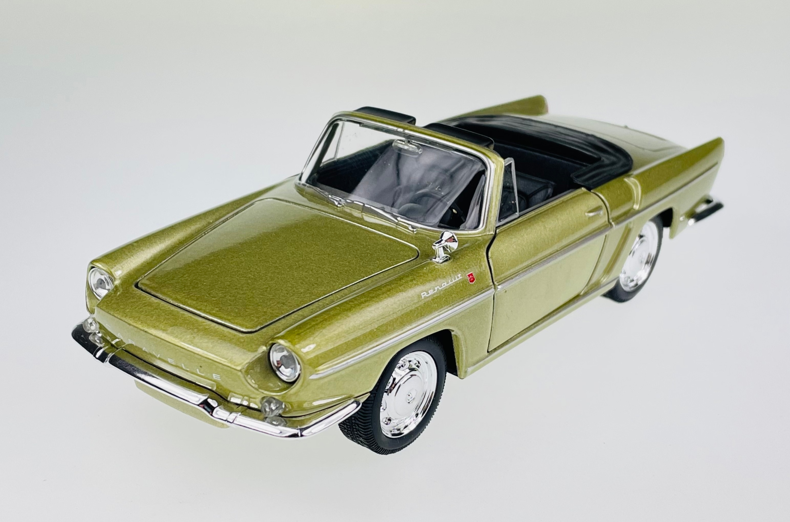 WELLY RENAULT CARAVELLE 1:24 NOWY METALOWY MODEL