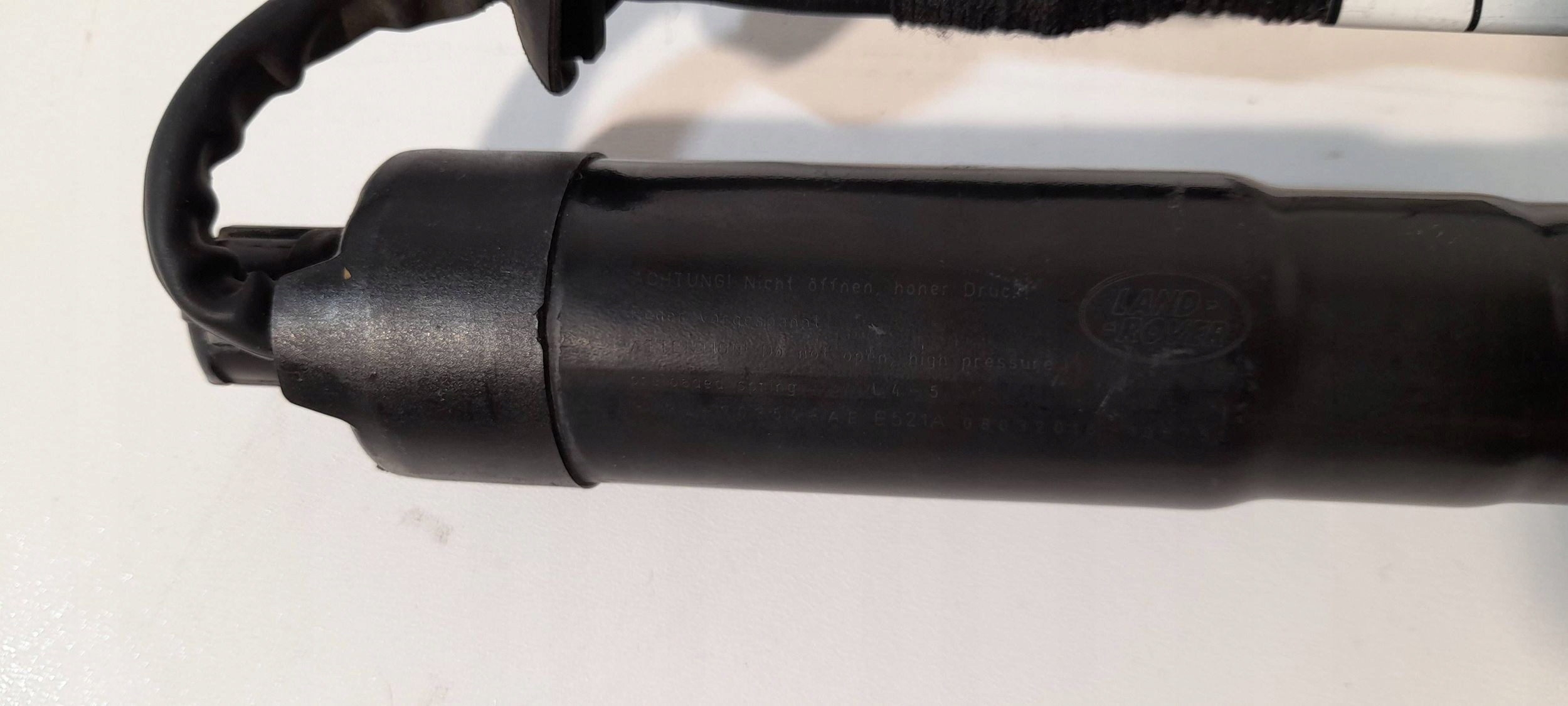 Land Rover Evoque and damper bonnet boot 008177 (G122)