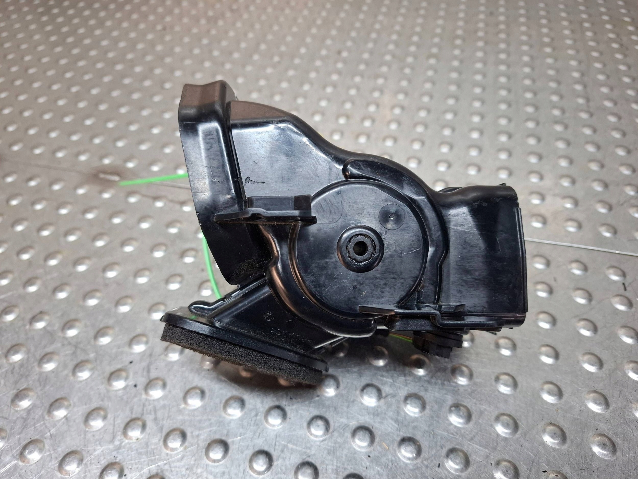 drain intake air conditioning devices left A2058309805 MERCEDES W205