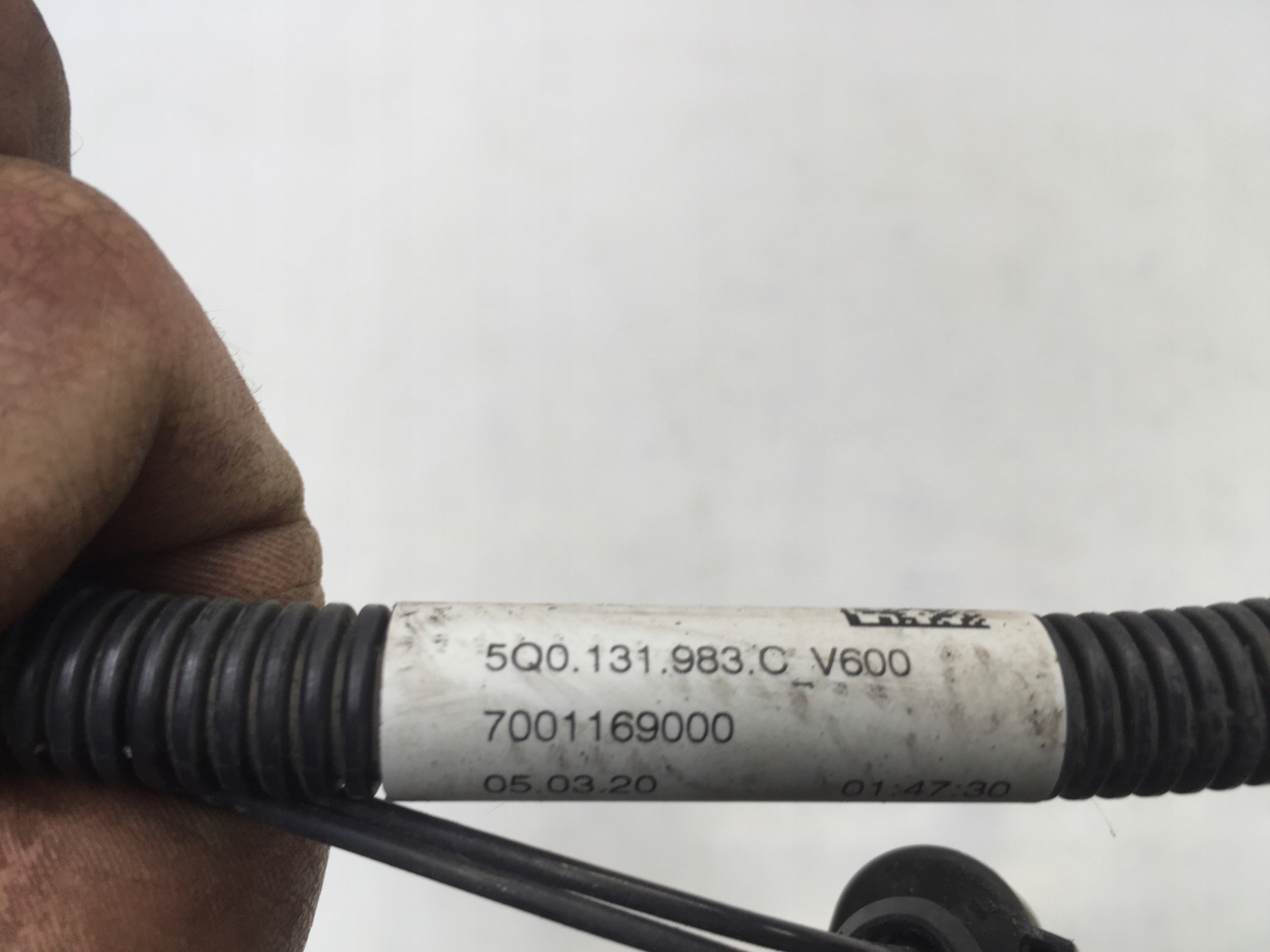 SKODA KAROQ 2021 PRZEWOD ADBLUE 5Q0131983C Car type 4x4 SUV Passenger cars