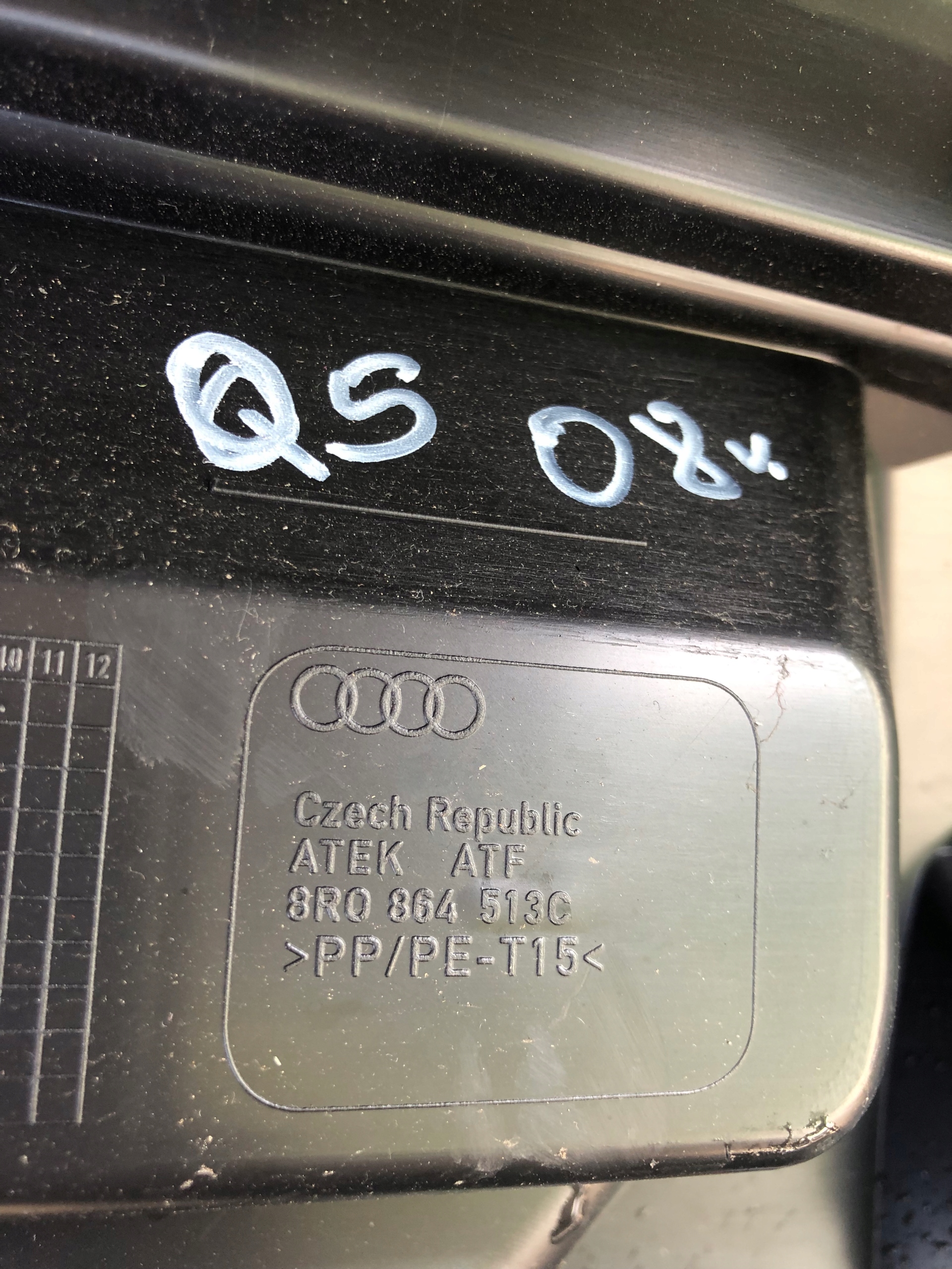 kryt PRAHU kufru AUDI Q5 8R0864513C