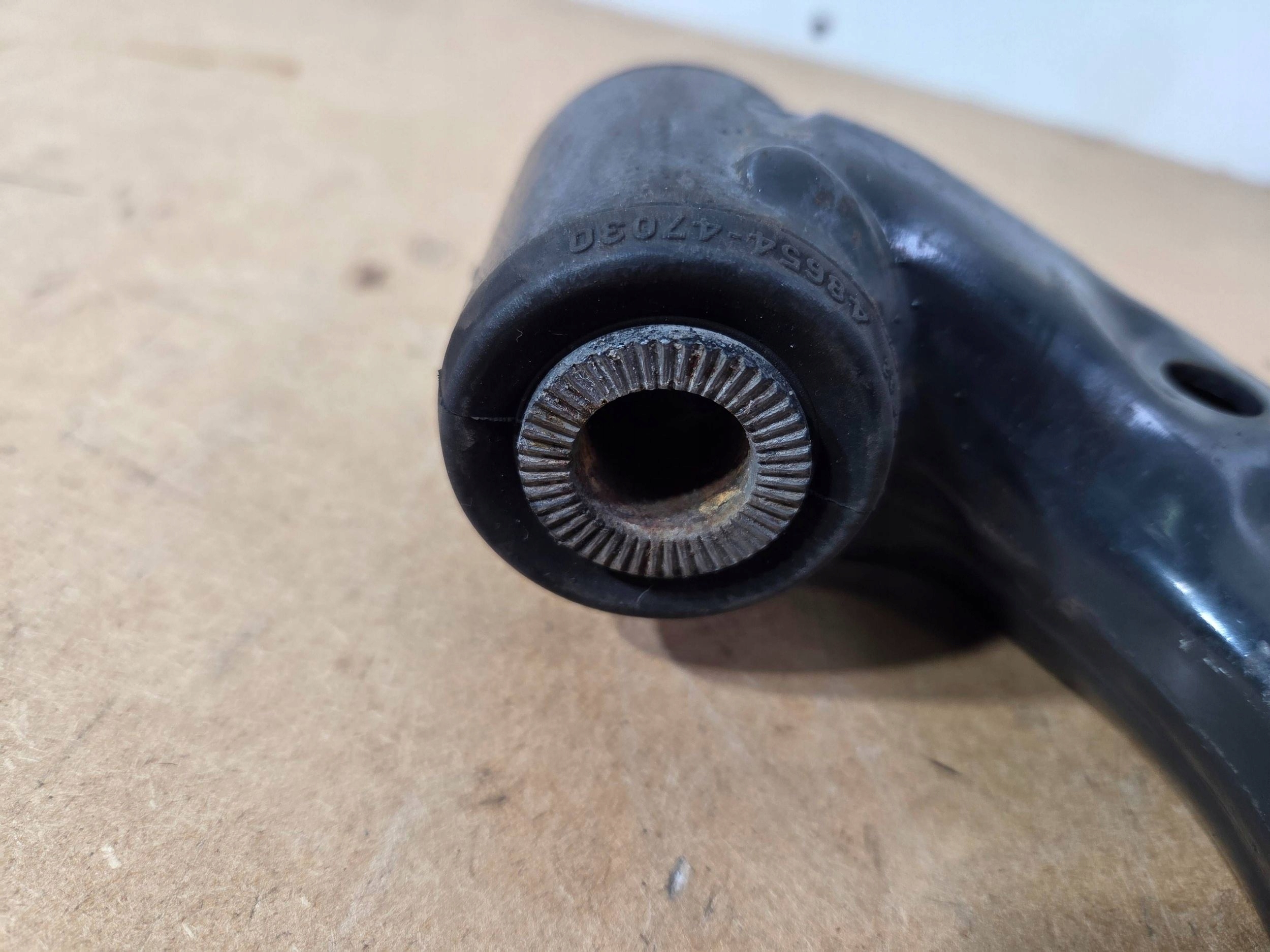 Toyota Corolla E21 1,8Hybrid arm front right (Q811)