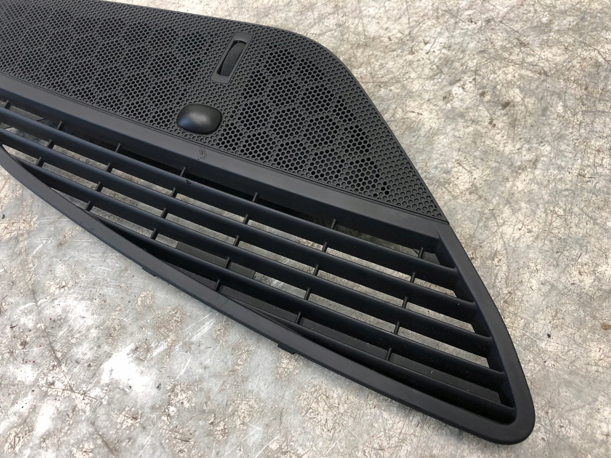 grid air conditioning devices central CITROEN C5 III 9682419677