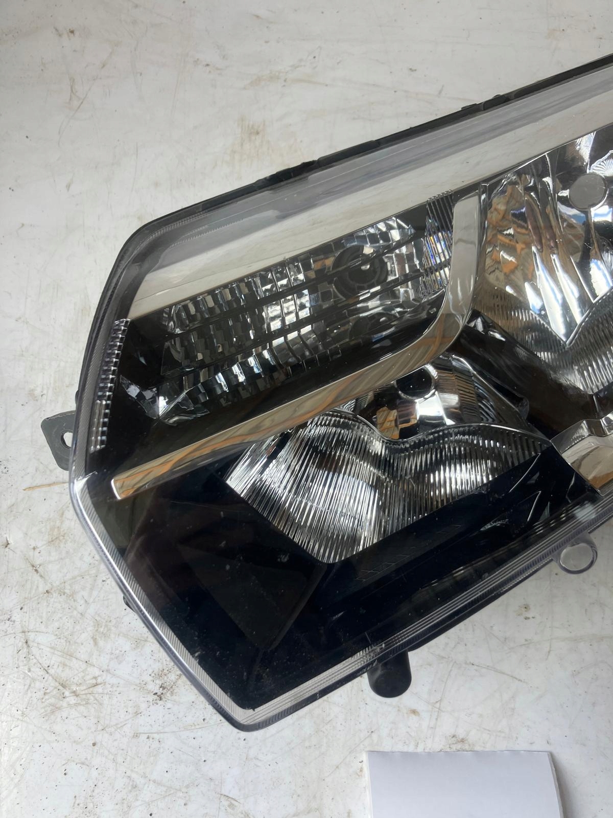 light left front SANDERO II LIFT 260604218R