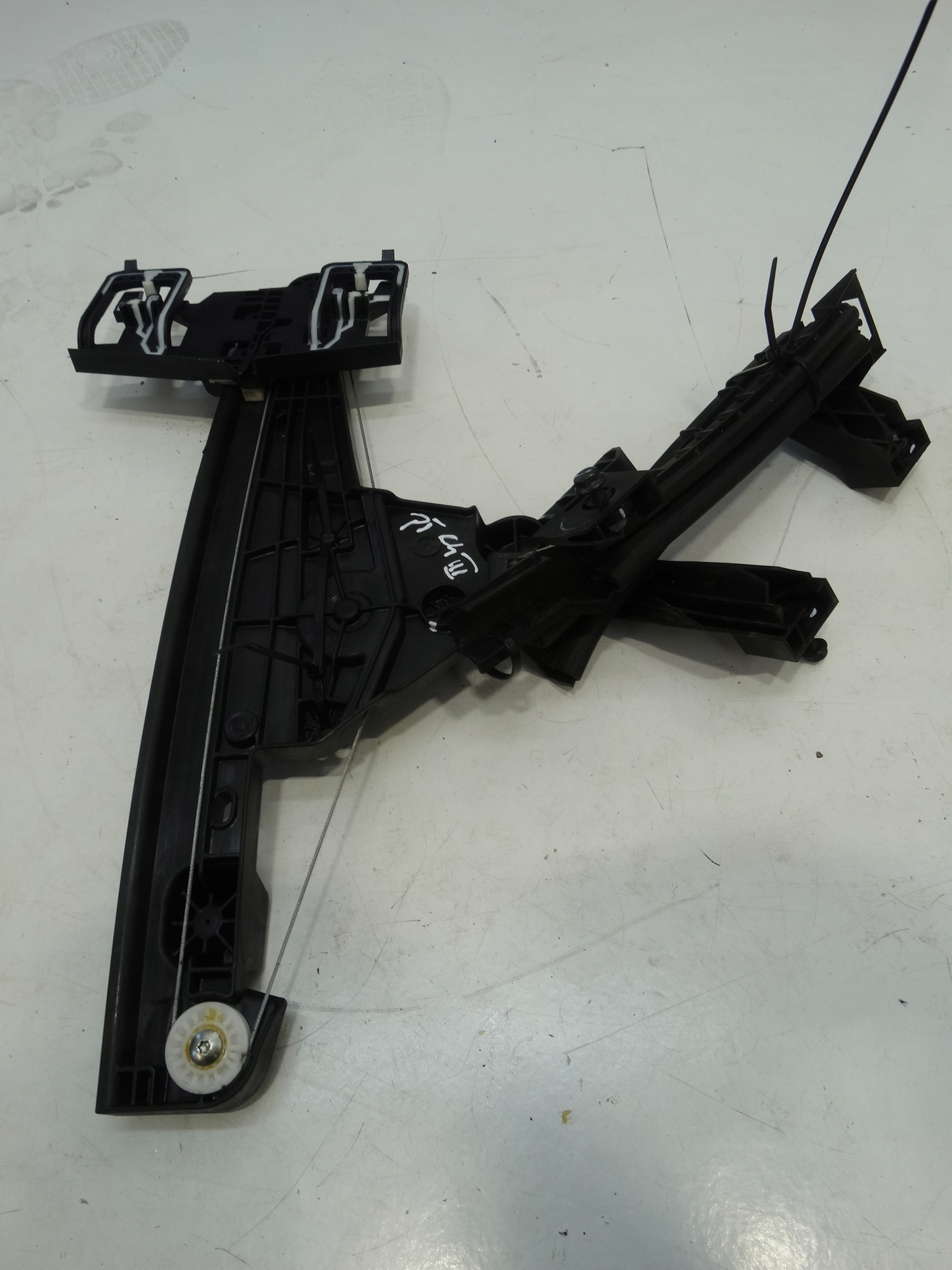 window regulator right rear part CITROEN C4 III 2020R. 9832714280