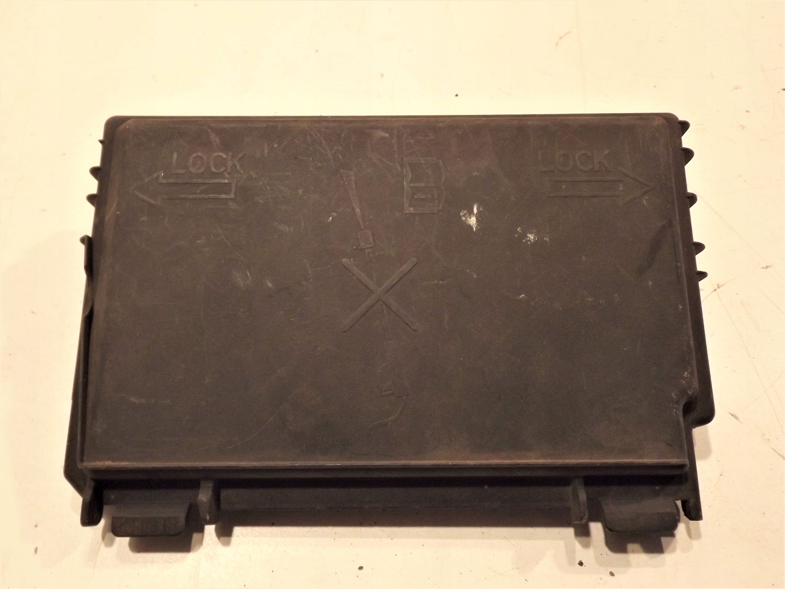 couvercle couverture couverture fusibles OPEL CORSA D