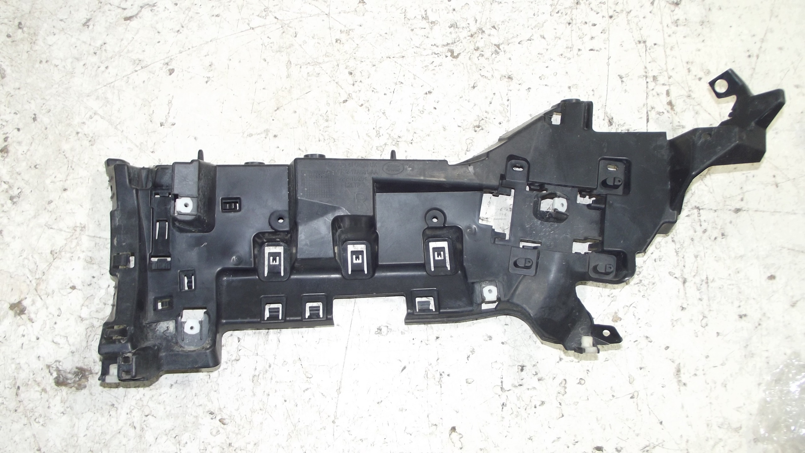 Land Rover Discovery V bumper bracket right rear part KY32-17A881-AA