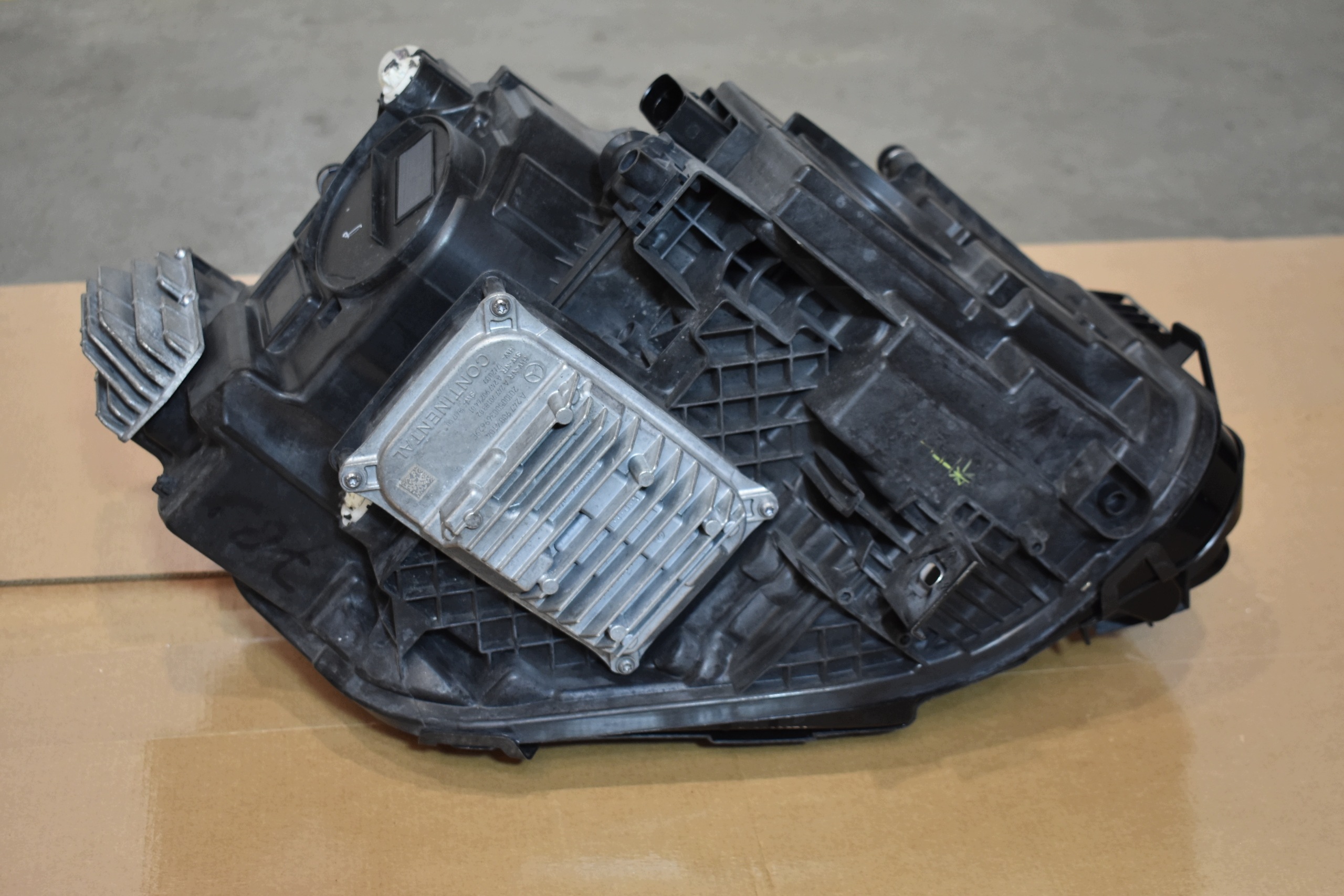 IDEALNA light front front left LED KPL. + MODULY MERCEDES GLB X247 1