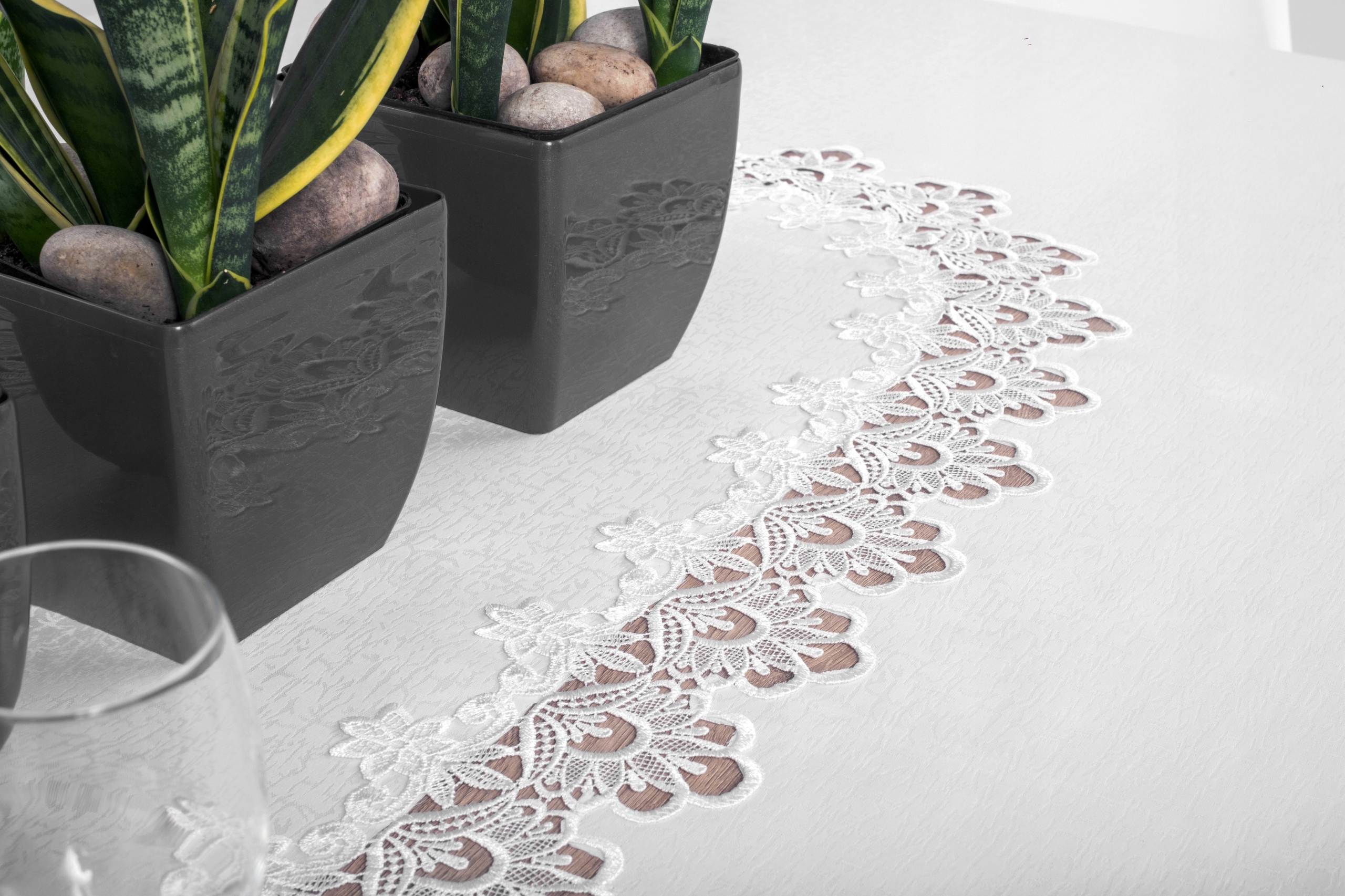 Obrus OWALNY z gipiurą plamoodporny 160x300 ECRU Szerokość produktu 160 cm