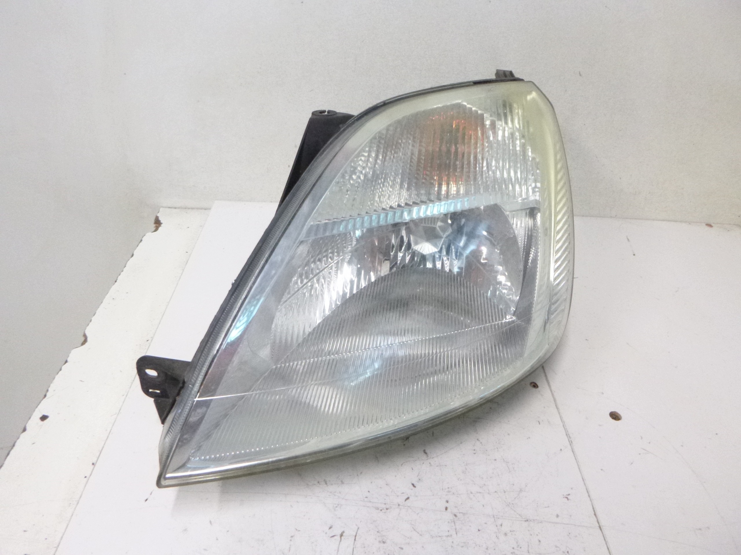 Reflektor light front left Ford Fiesta MK5 pre facelift 01-05 Visteon OE EU