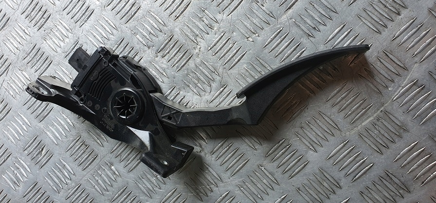 JEEP GRAND CHEROKEE WK2 PEDAŁ POTENCJOMERT GAZU