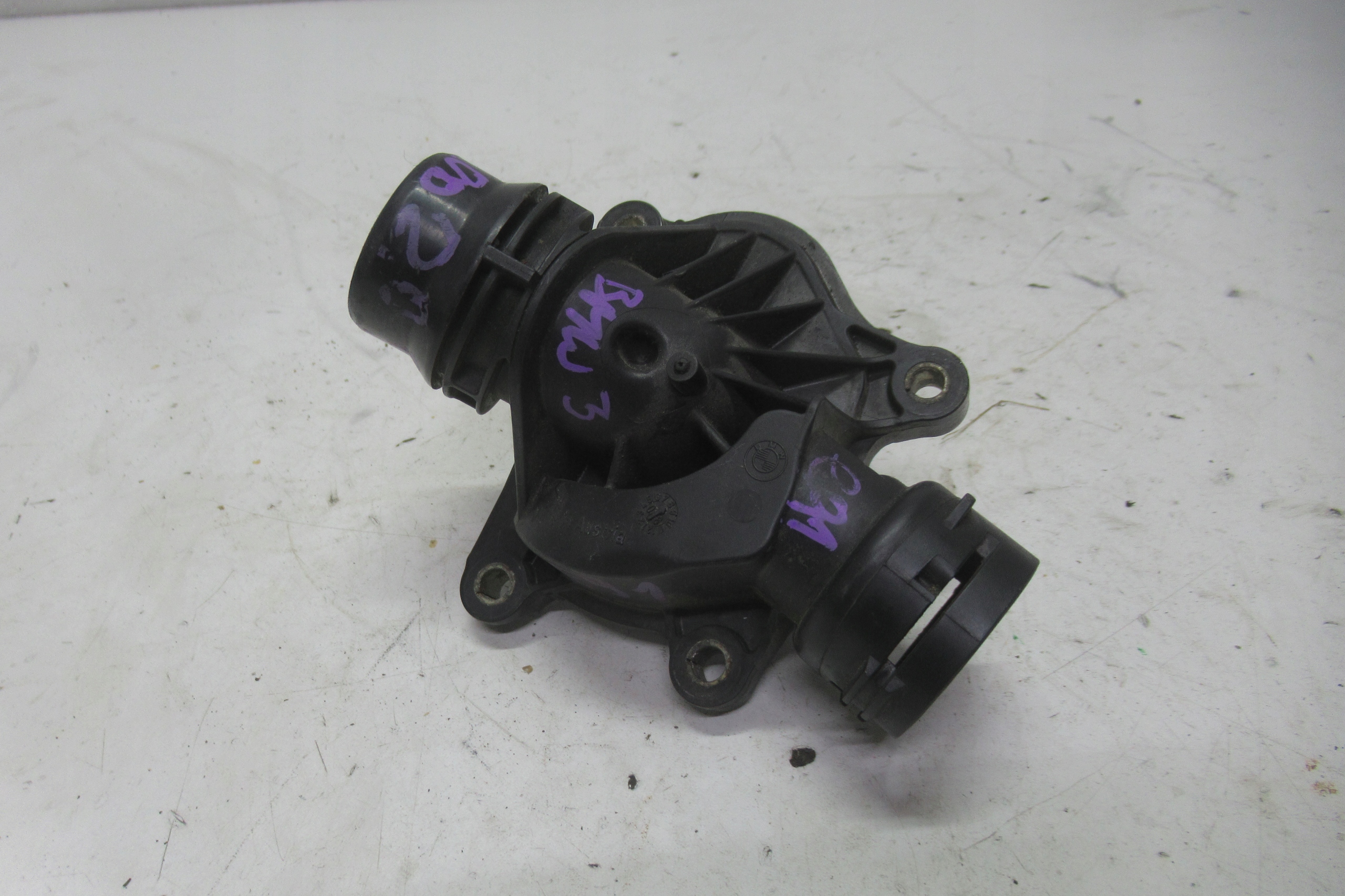 BMW E91 csomag TERMOSTATU TERMOSTAT 2248038