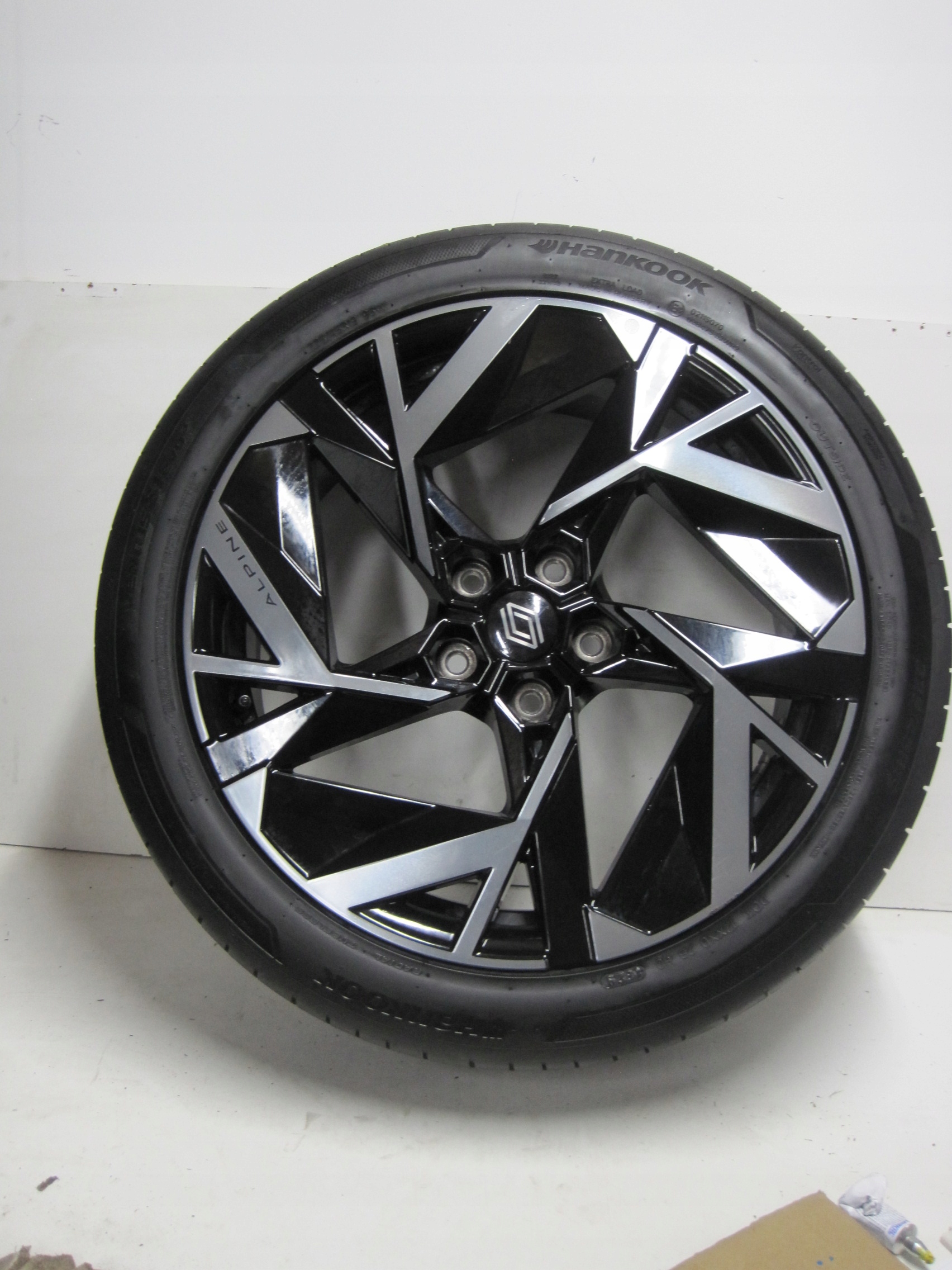 wheels discs tyres RENAULT ARKANA alpina 5mm R19