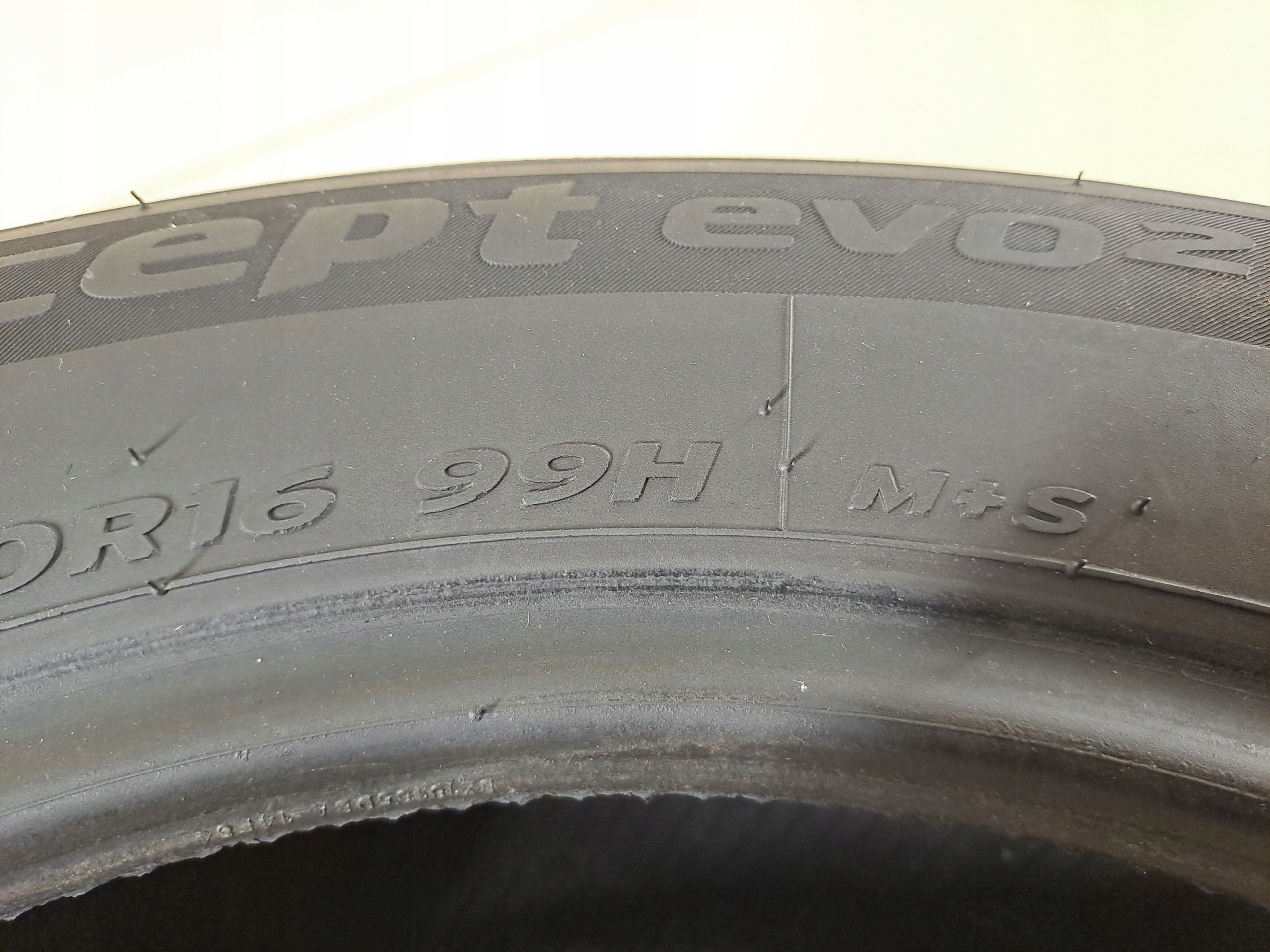 gomma zimowa Hankook Winter e*cept evo2 215/60R16 99H