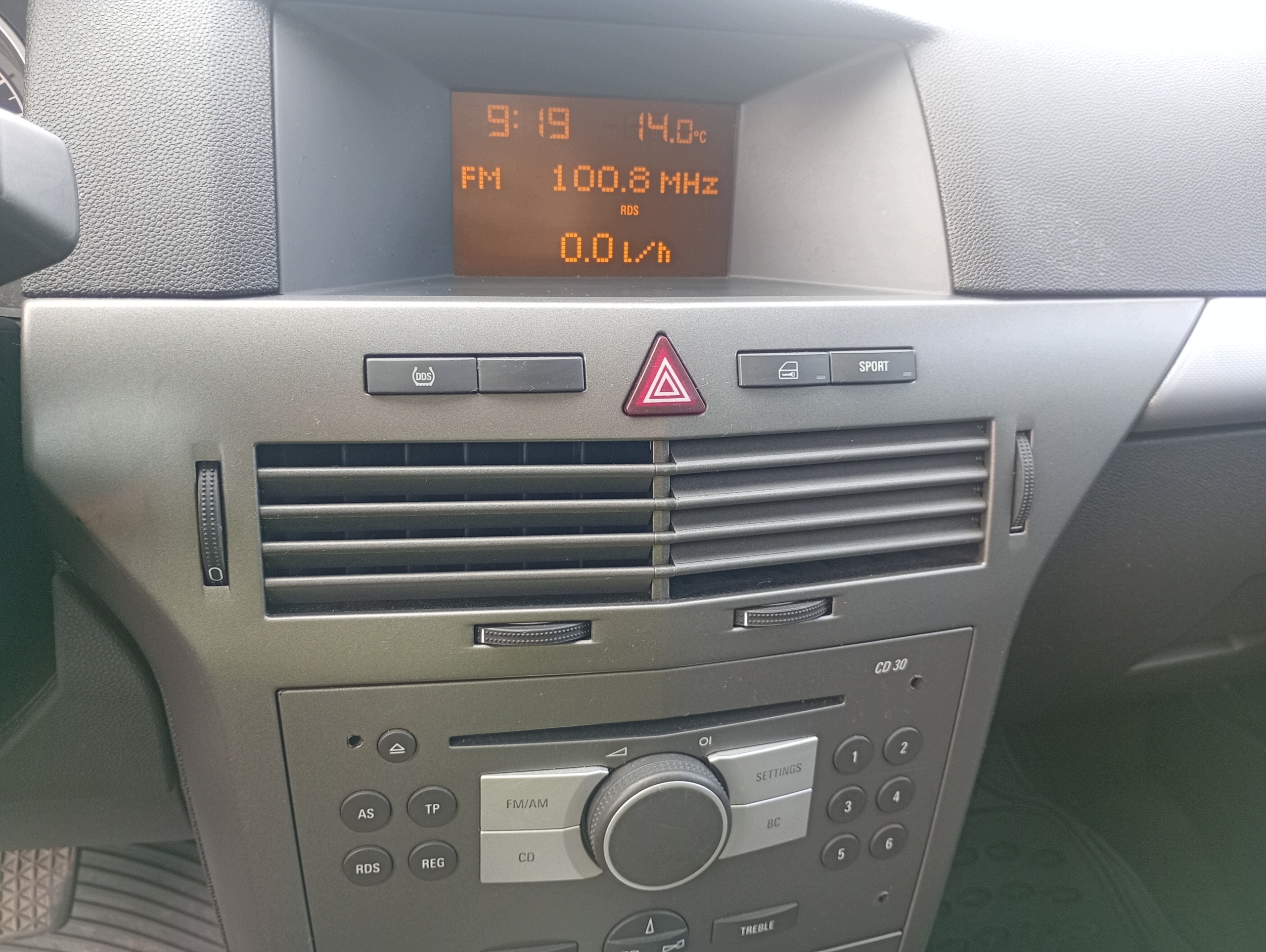 grid air conditioning devices air central z frame Opel Astra H 04-10