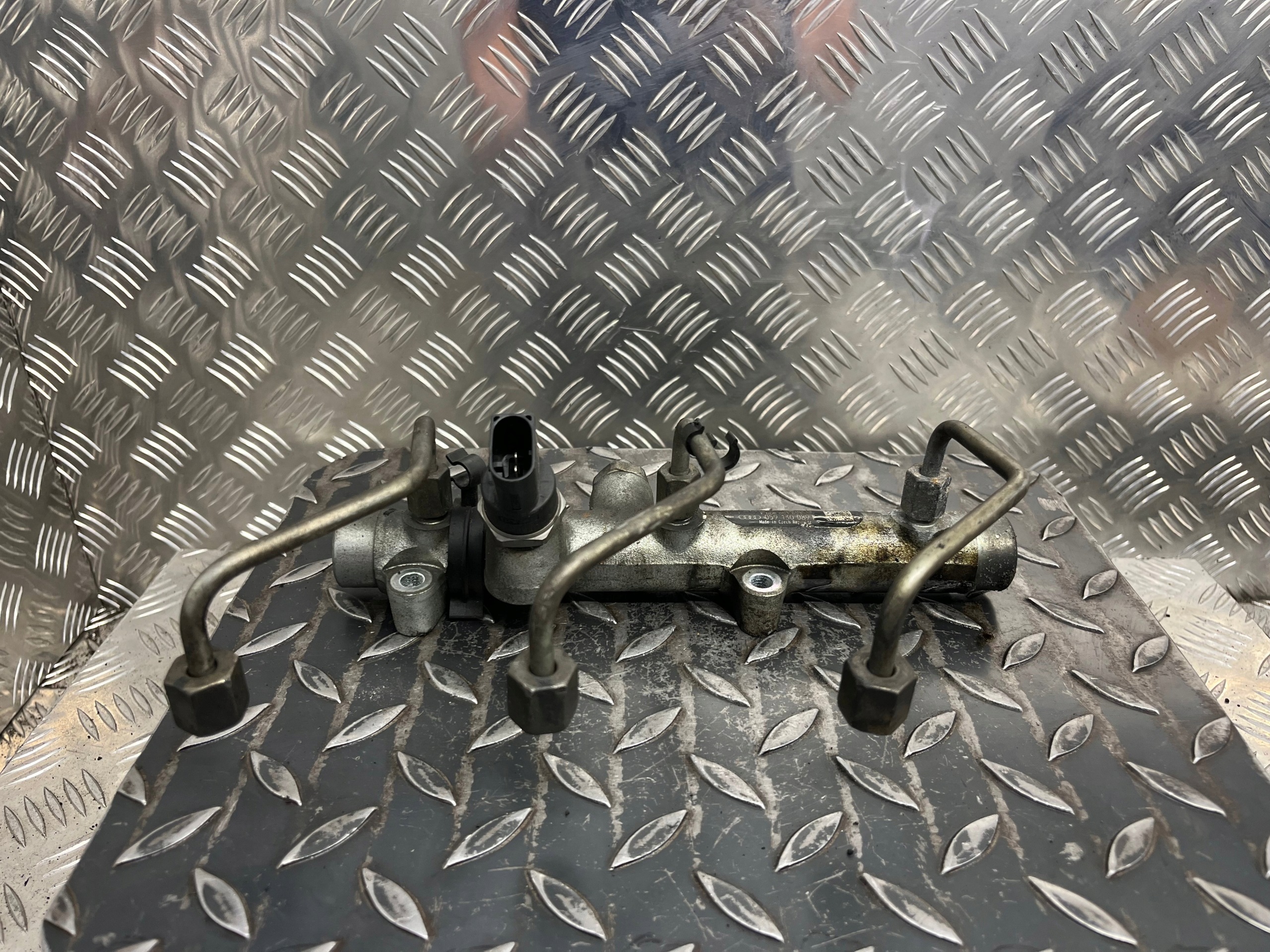 Kraftstoffverteiler Einspritzleiste AUDI A6-C6 059130089K