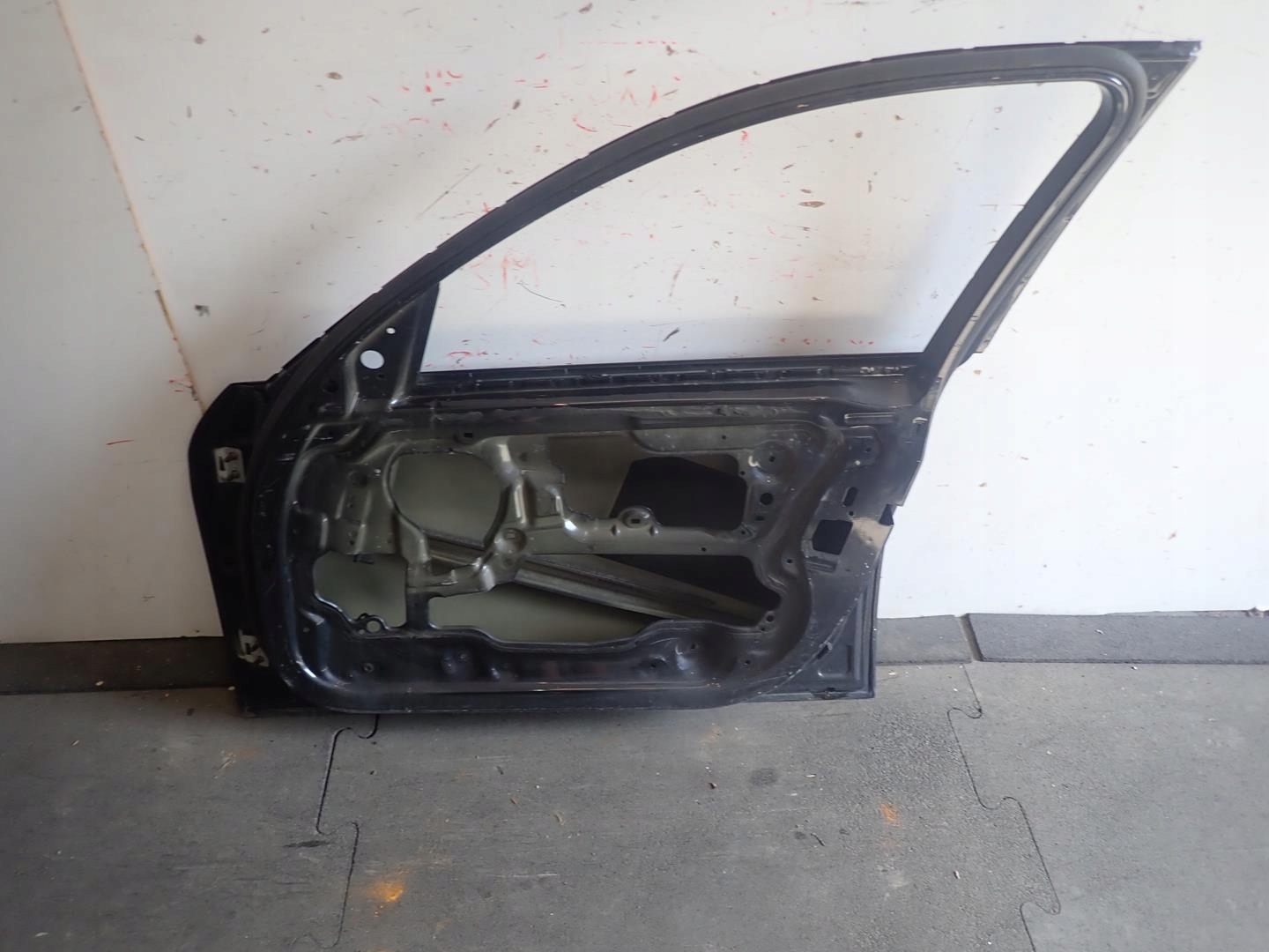 dveře předek přední pravé BMW 3 E90 E91 2004-2011