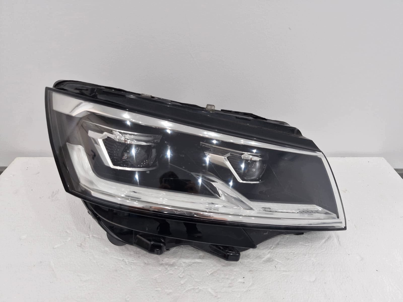 light right VW Transporter T6.1 FULL LED