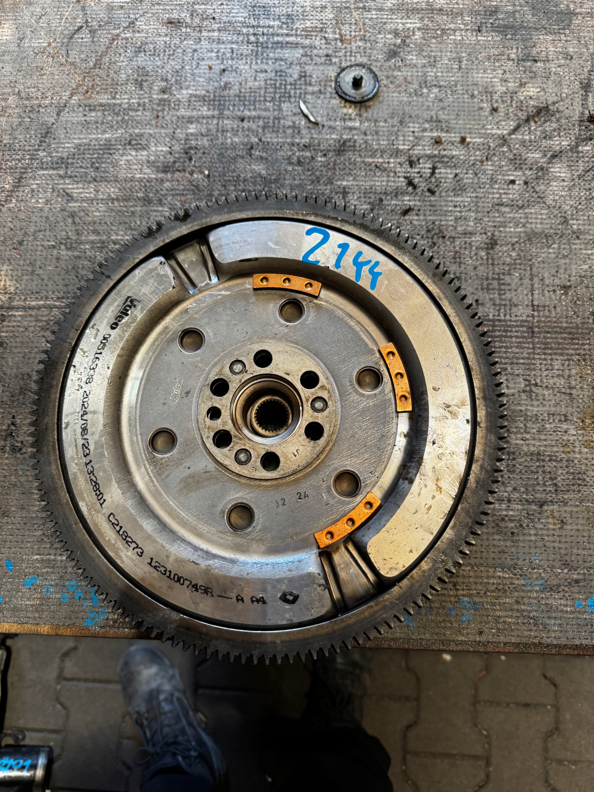 2144. wheel flywheel 123100749R