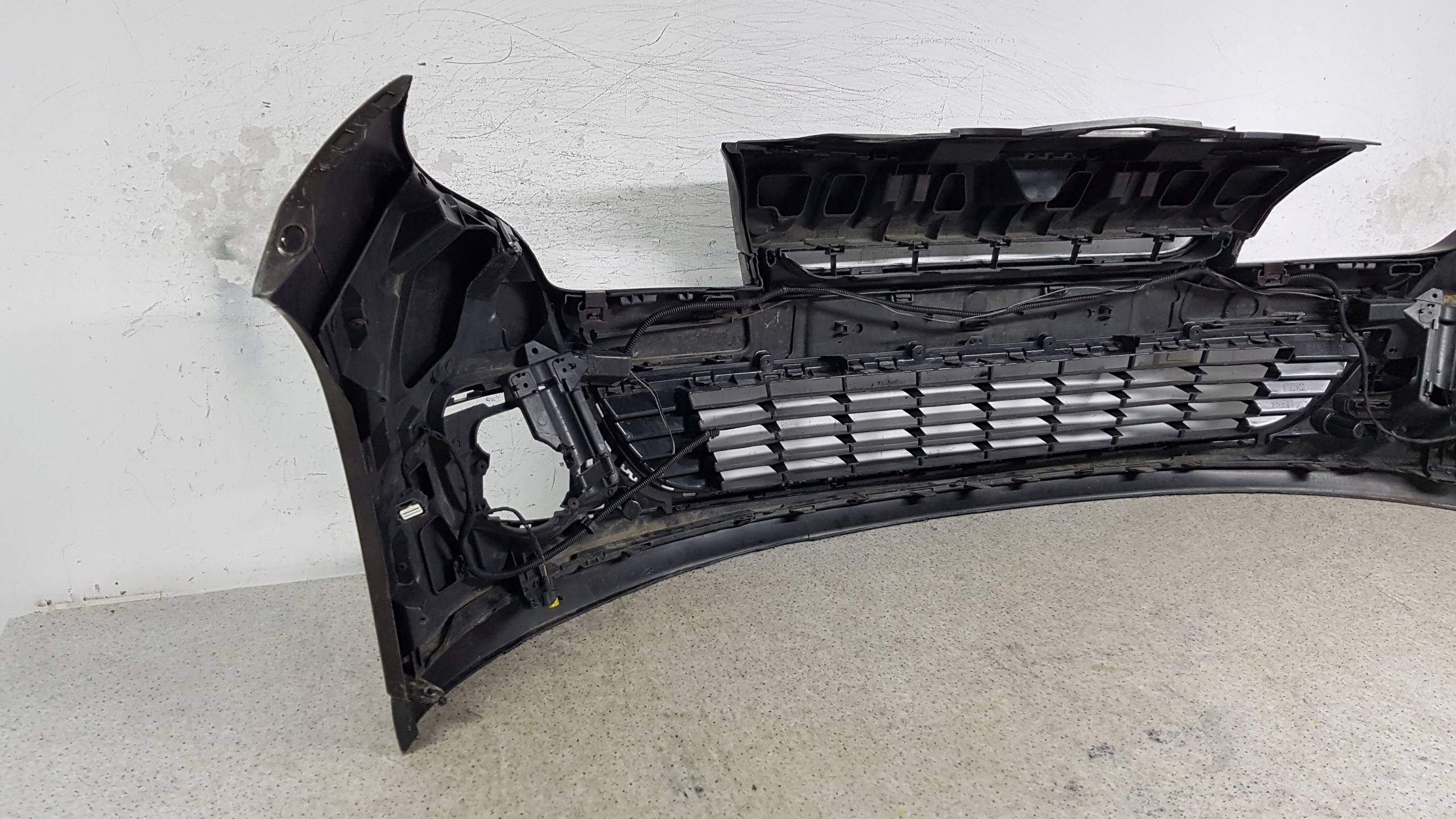 RENAULT MEGANE 3 III LIFT 2011 - bumper front 8599