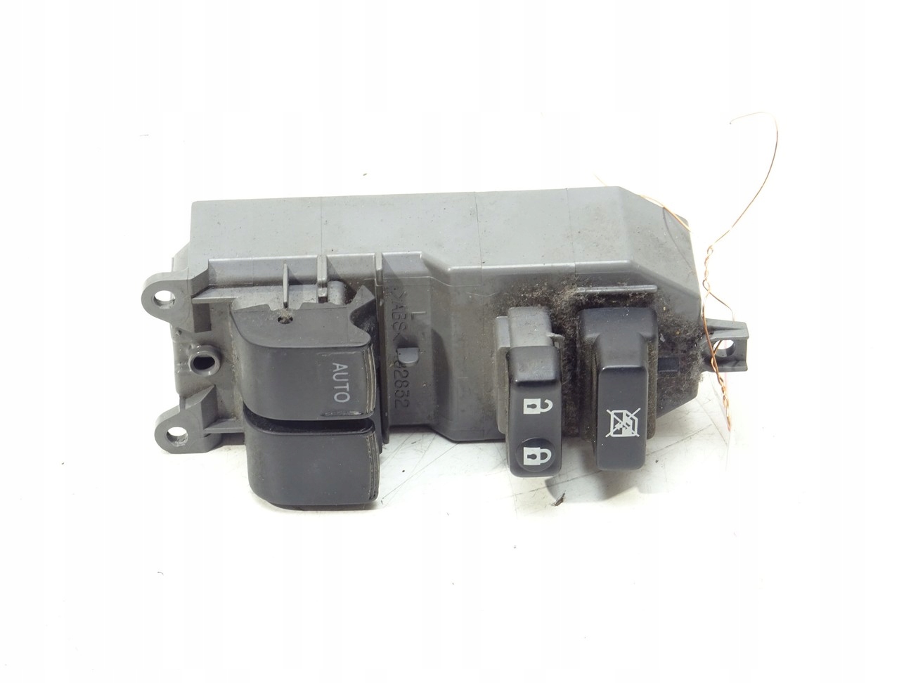 ПЕРЕМИКАЧ СКЛА TOYOTA COROLLA E18 192832