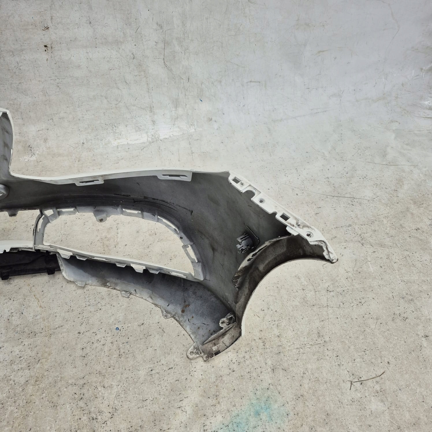 MERCEDES E-KLASA W213 AVANGARDE 16-20 bumper front front PDC