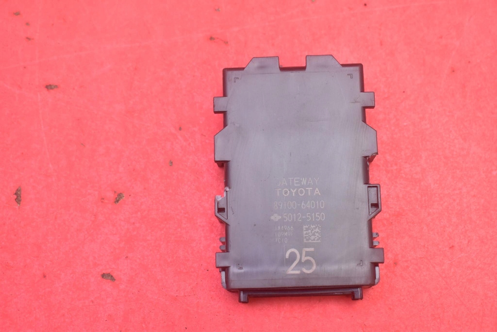 control unit module GATEWAY 89100-64010 TOYOTA VERSO 1.8 VALVEMATIC 147 KM