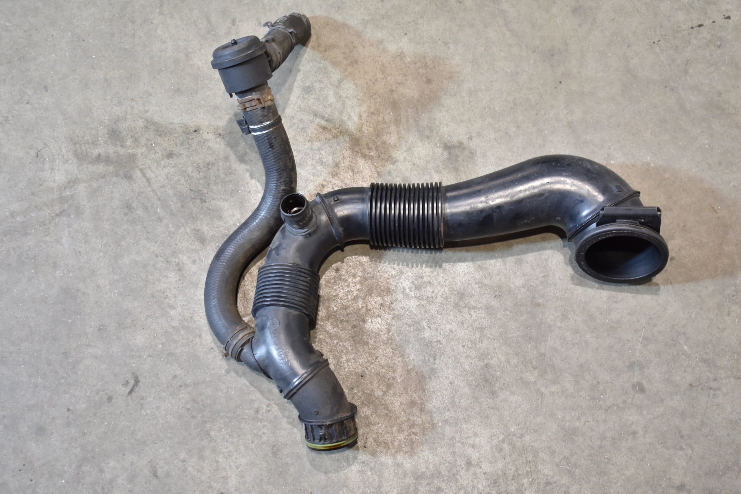 perfect condition pipe air hose + valve PORSCHE MACAN