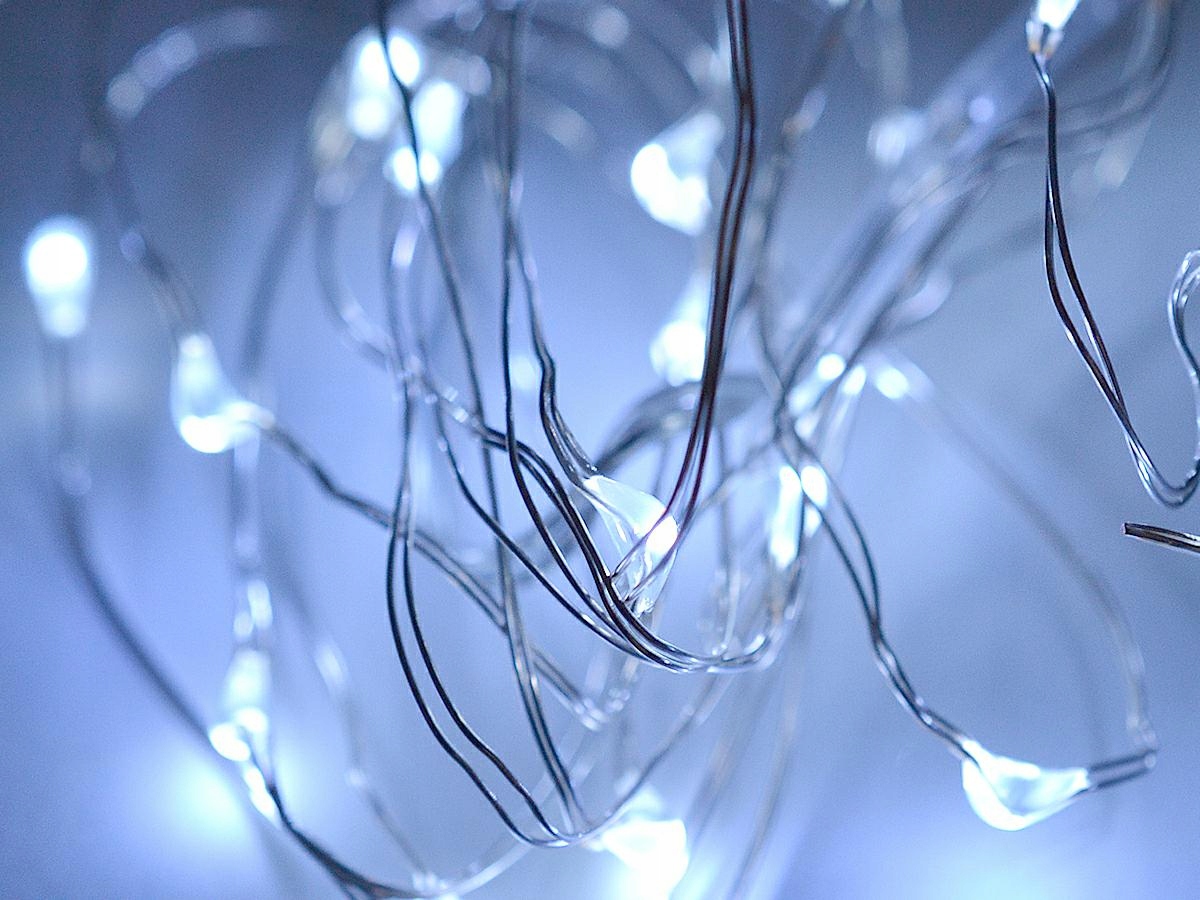 LAMPKI DRUCIKI 50 LED BATERIE BIAŁE ŚWIATŁO Marka Dekorstar