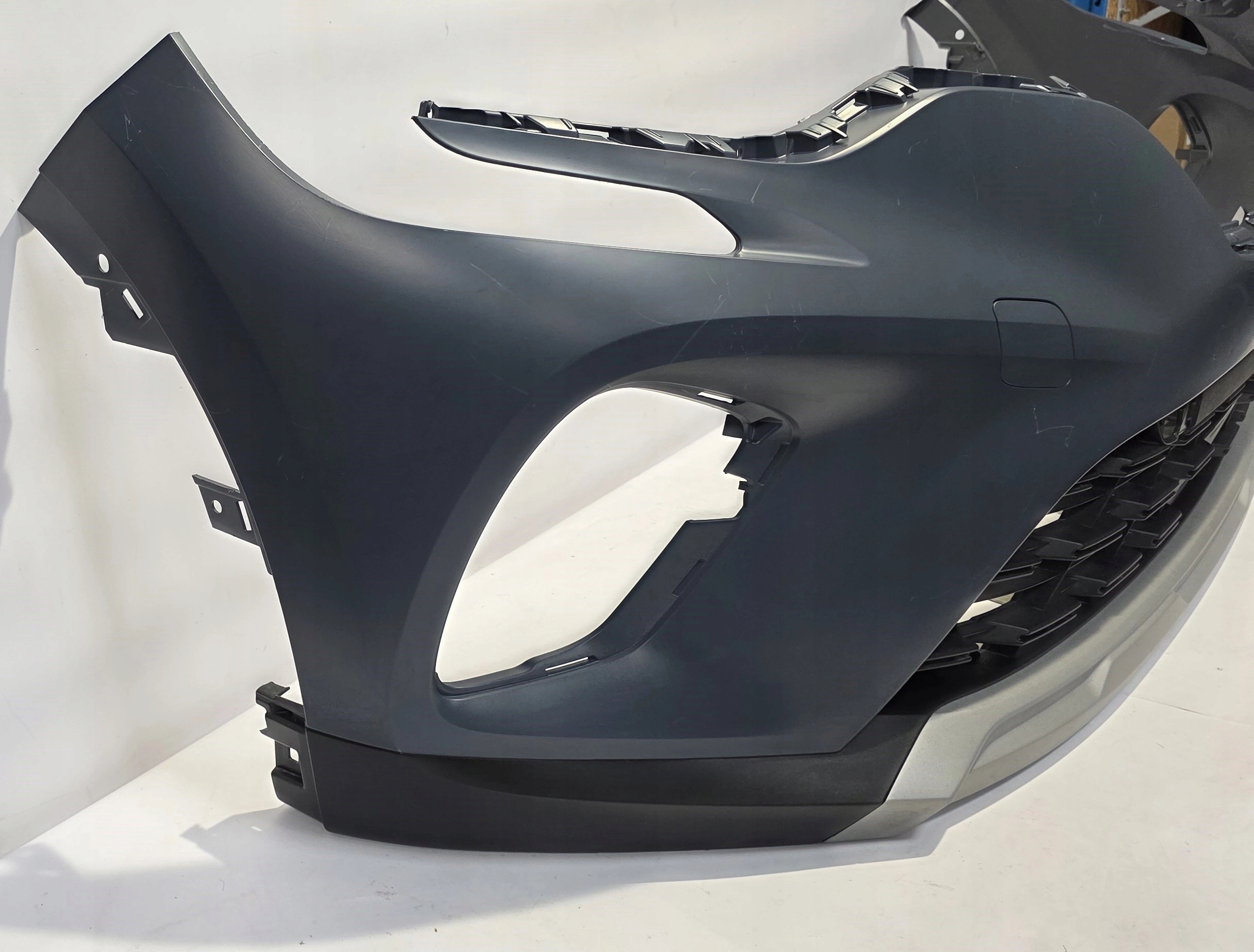 front bumper RENAULT CAPTUR II 19-23 original 620222192R