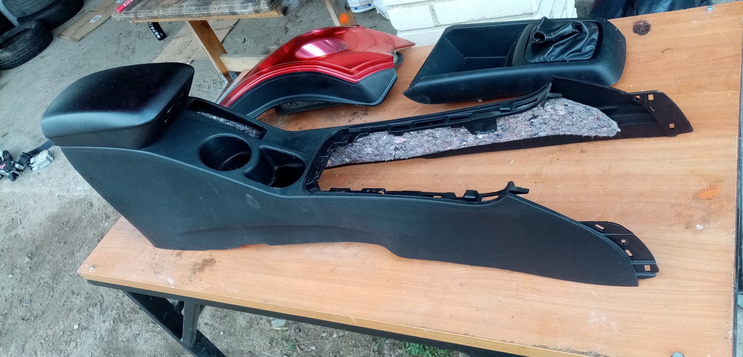 ЦЕНТРАЛЬНИЙ ПІДЛОКІТНИК KIA CEED 06-09 ЄВРОПА