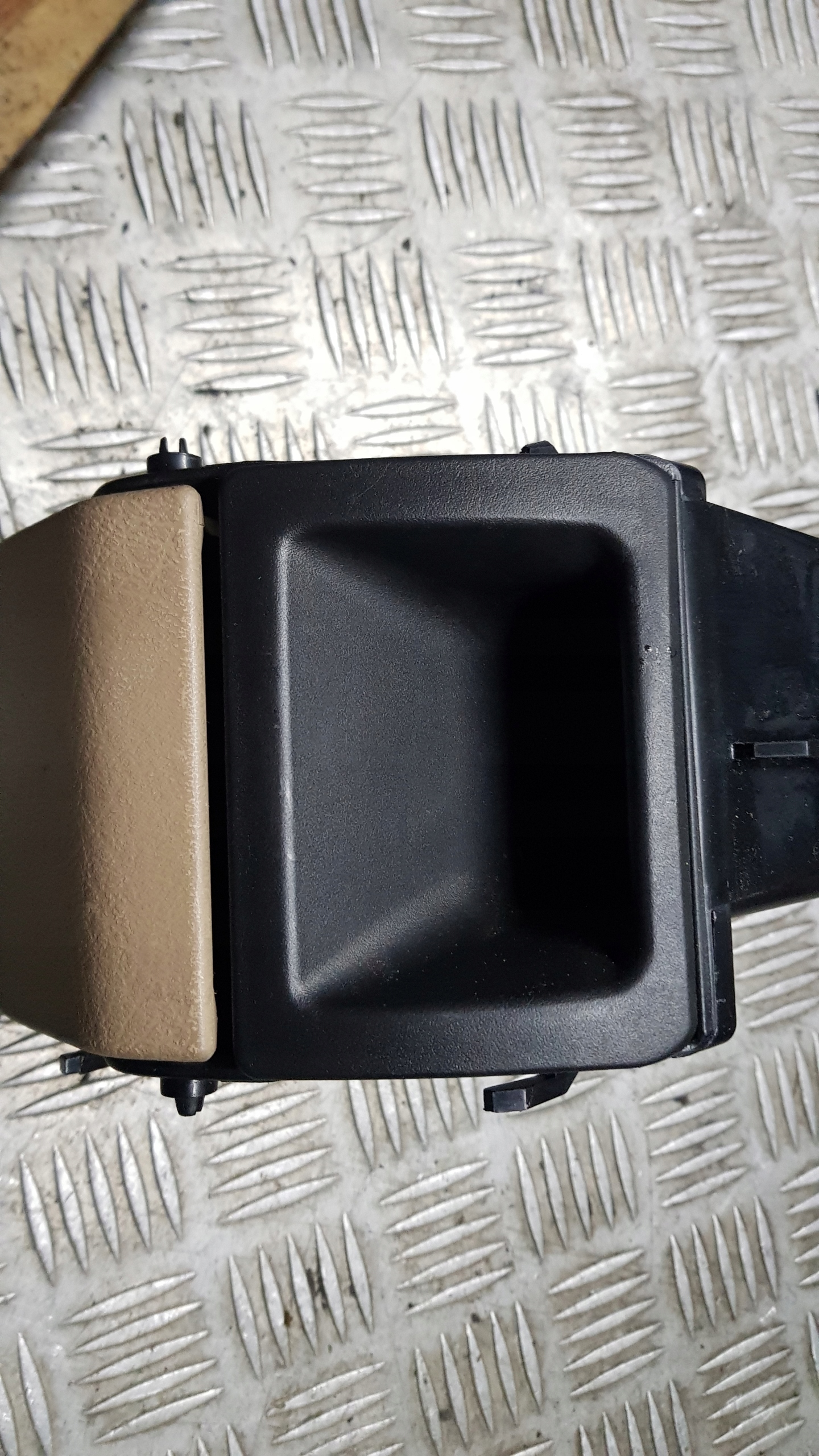 MERCEDES W163 bracket for KUBKI CUPHOLDER right A1636800458