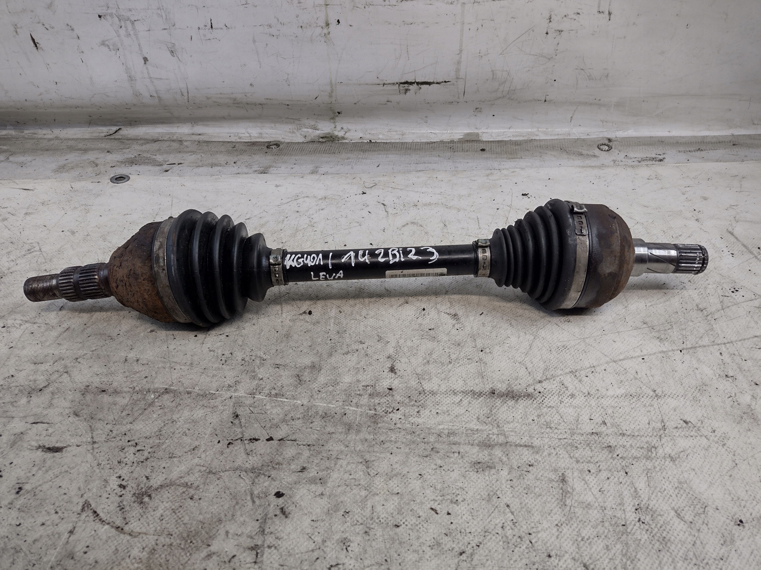 semi-axis left left front Opel Astra J IV 1,7CDTi 13250839