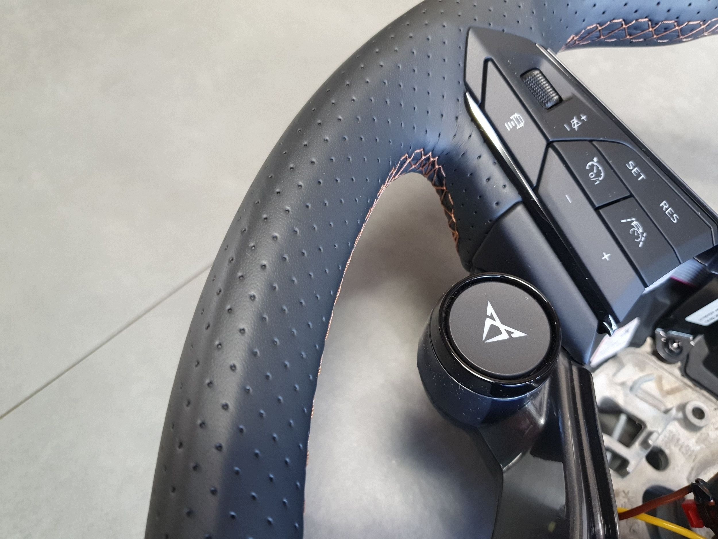 Cupra Leon IV lenkrad Leder multi 5FA419091FT