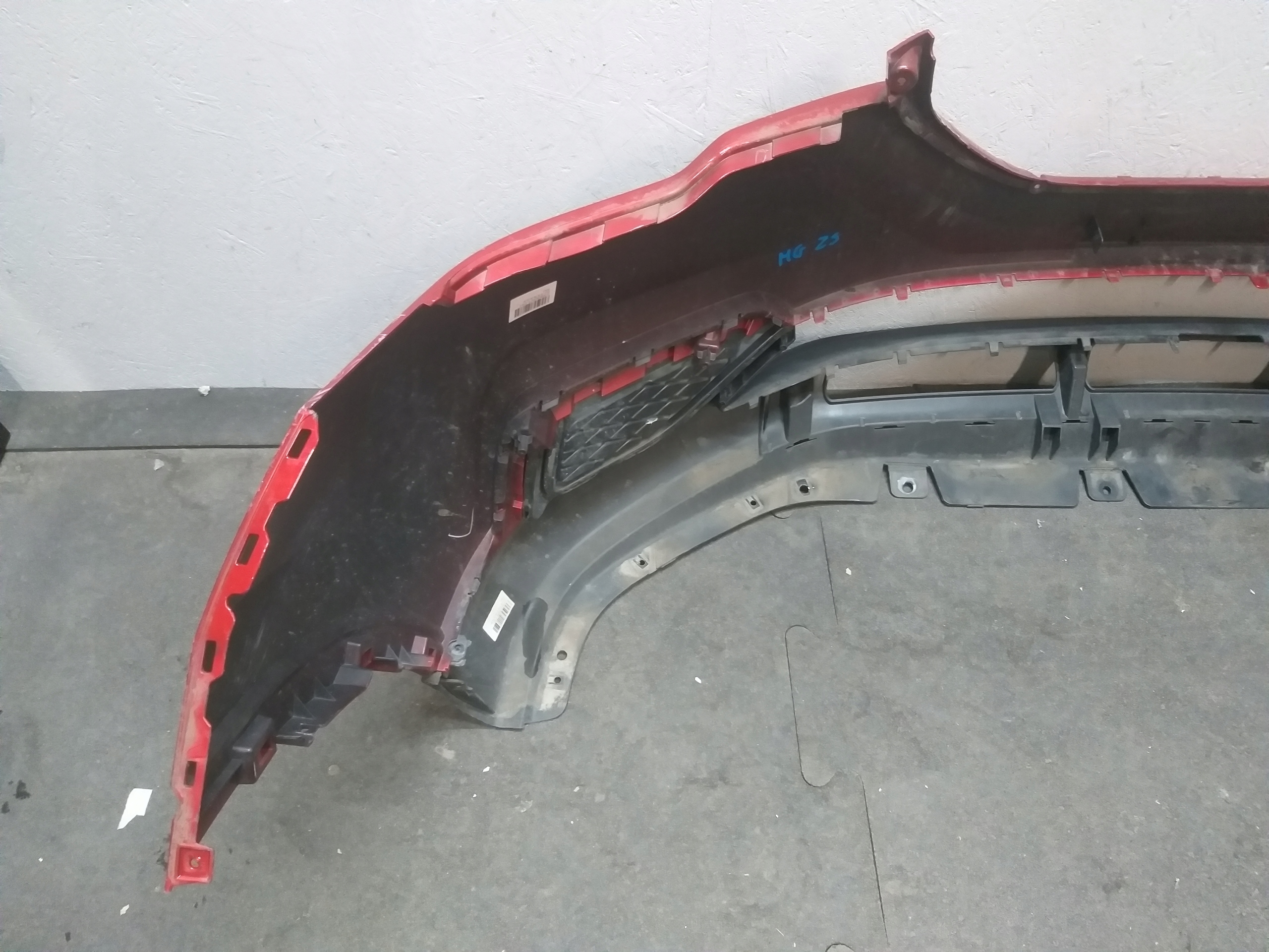 nárazník předek MG ZS