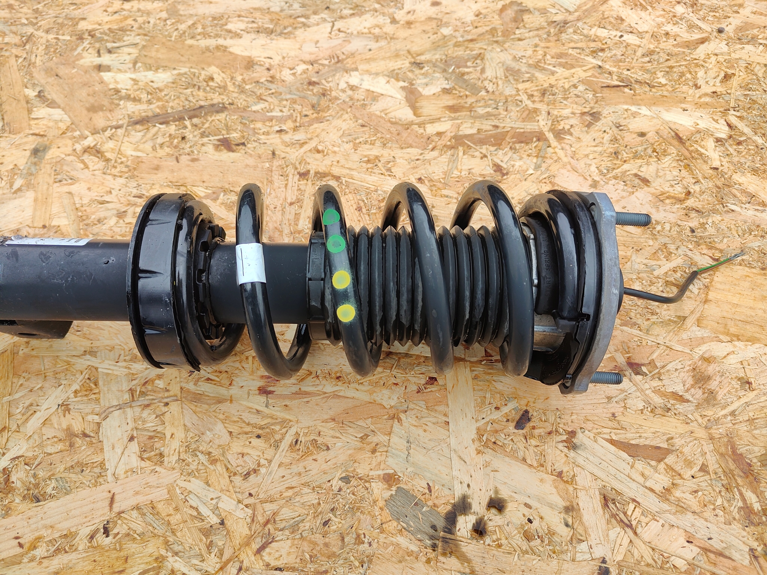 shock absorber front left front AKTYWNY ALFA ROMEO STELVIO Q4 50557505