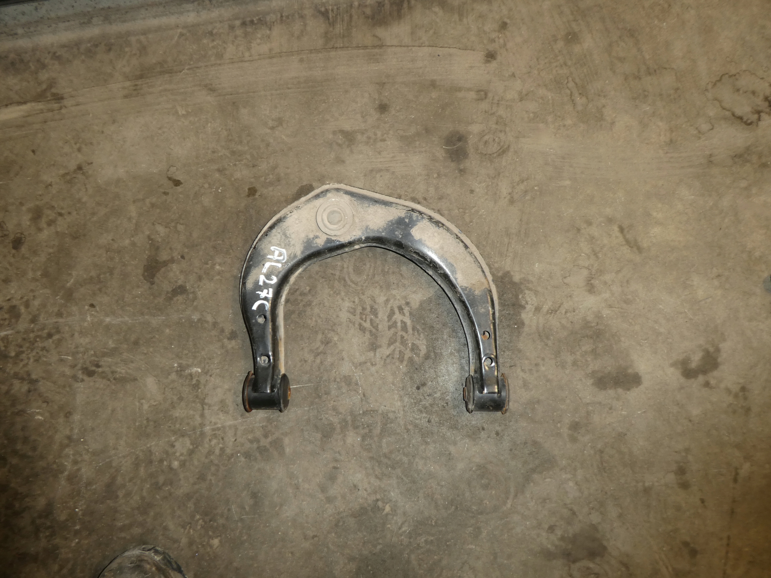 VW AMAROK QUERLENKER LINKS 2H0407021B