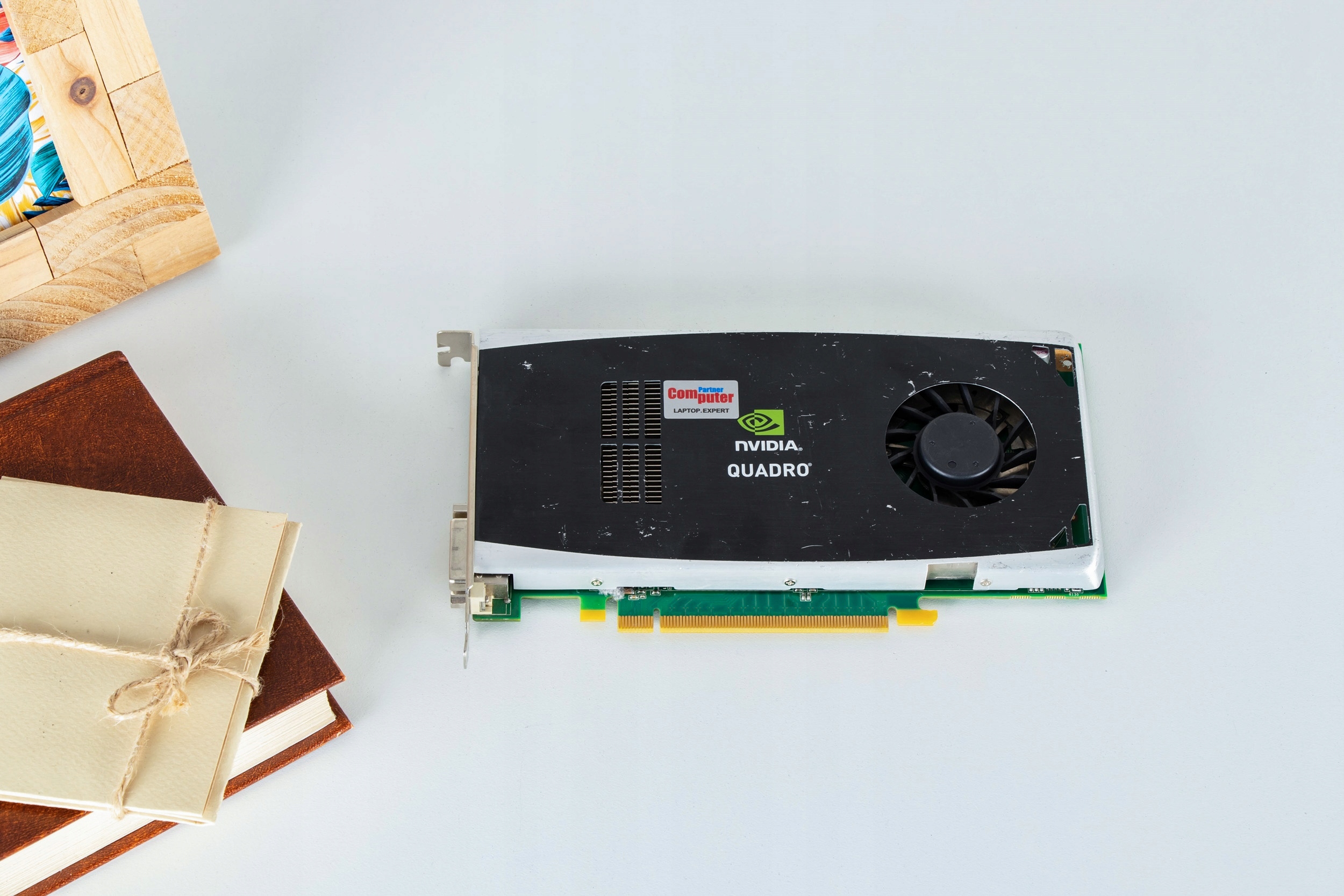 NVIDIA QUADRO FX1800 768MB PCIe x16 2xDP DVI HIGH PROFILE Głębokość 1111 mm