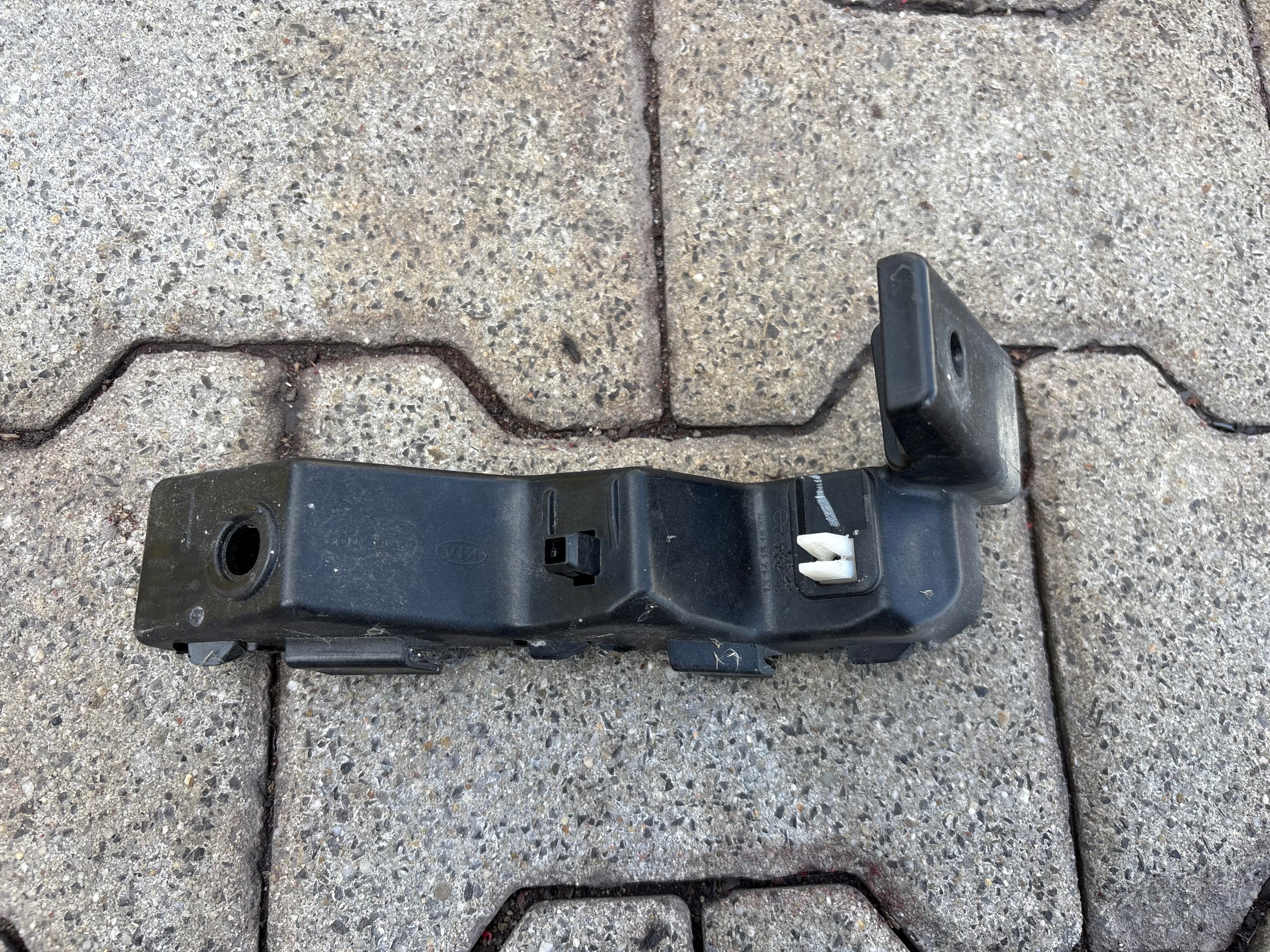 Kia Soul II 1.6 GDI bumper bracket left front