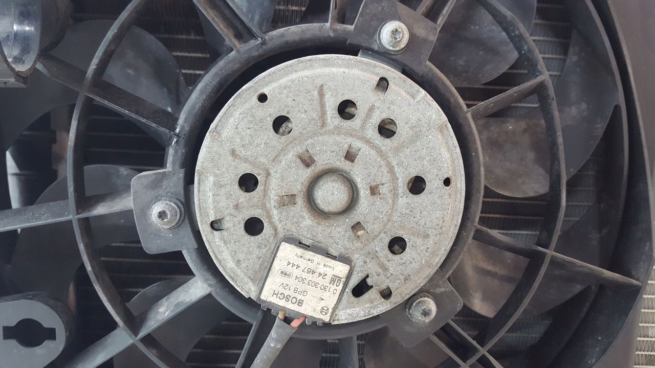 chladiče ventilátor Opel Astra H 2,0T benzín