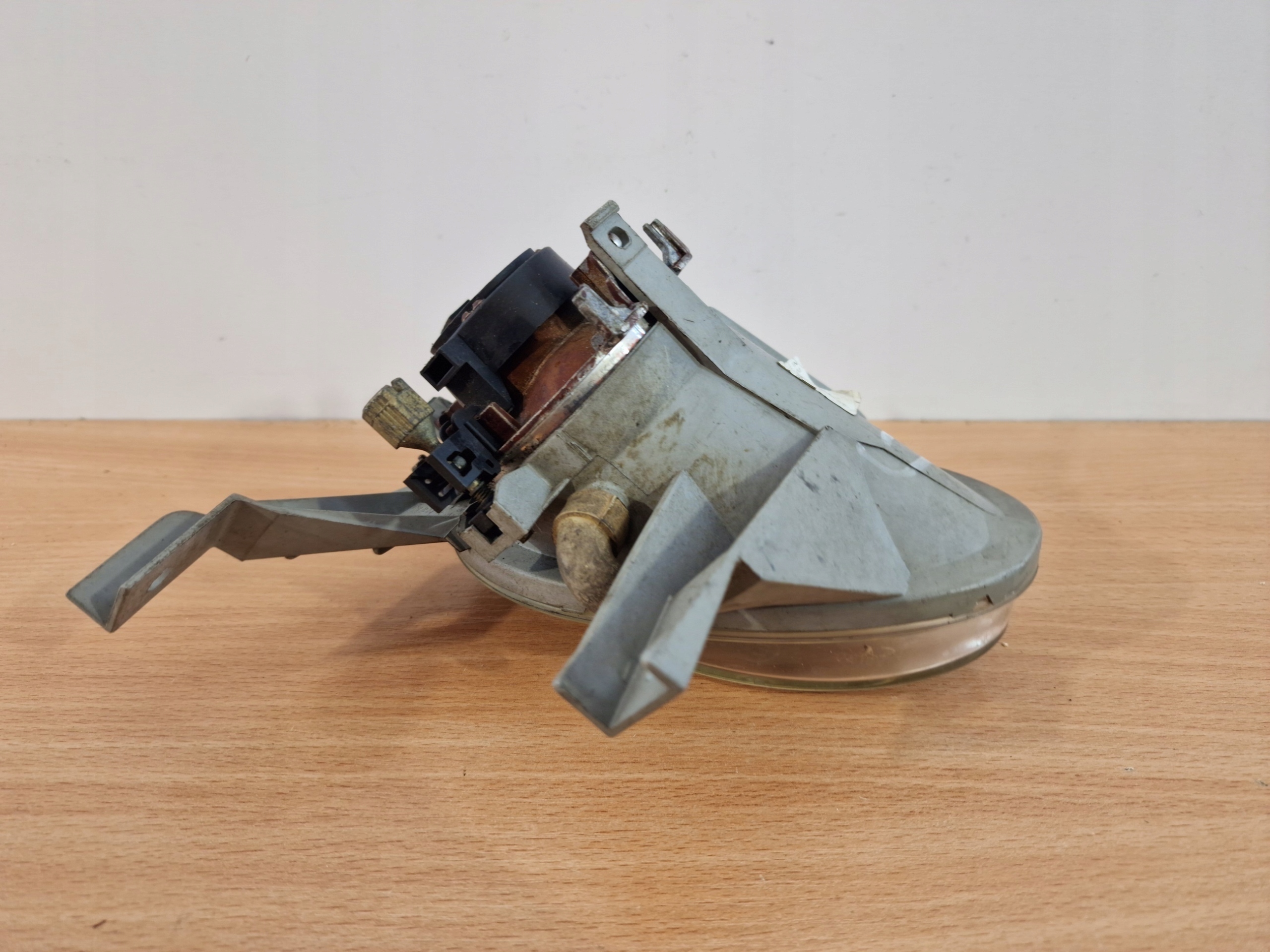 OPEL TIGRA A LINKS NEBELSCHEINWERFER ORIGINAL 90481363 DGR