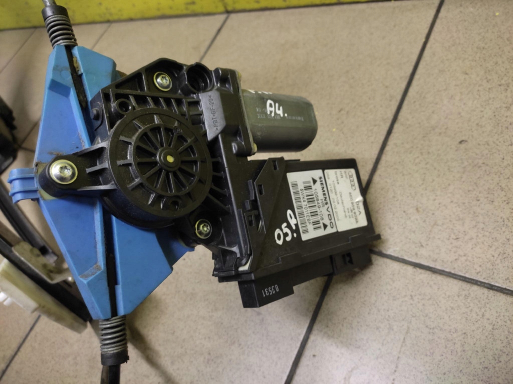 AUDI A4 B7 KOMBI window regulator right rear part 8E0839462B