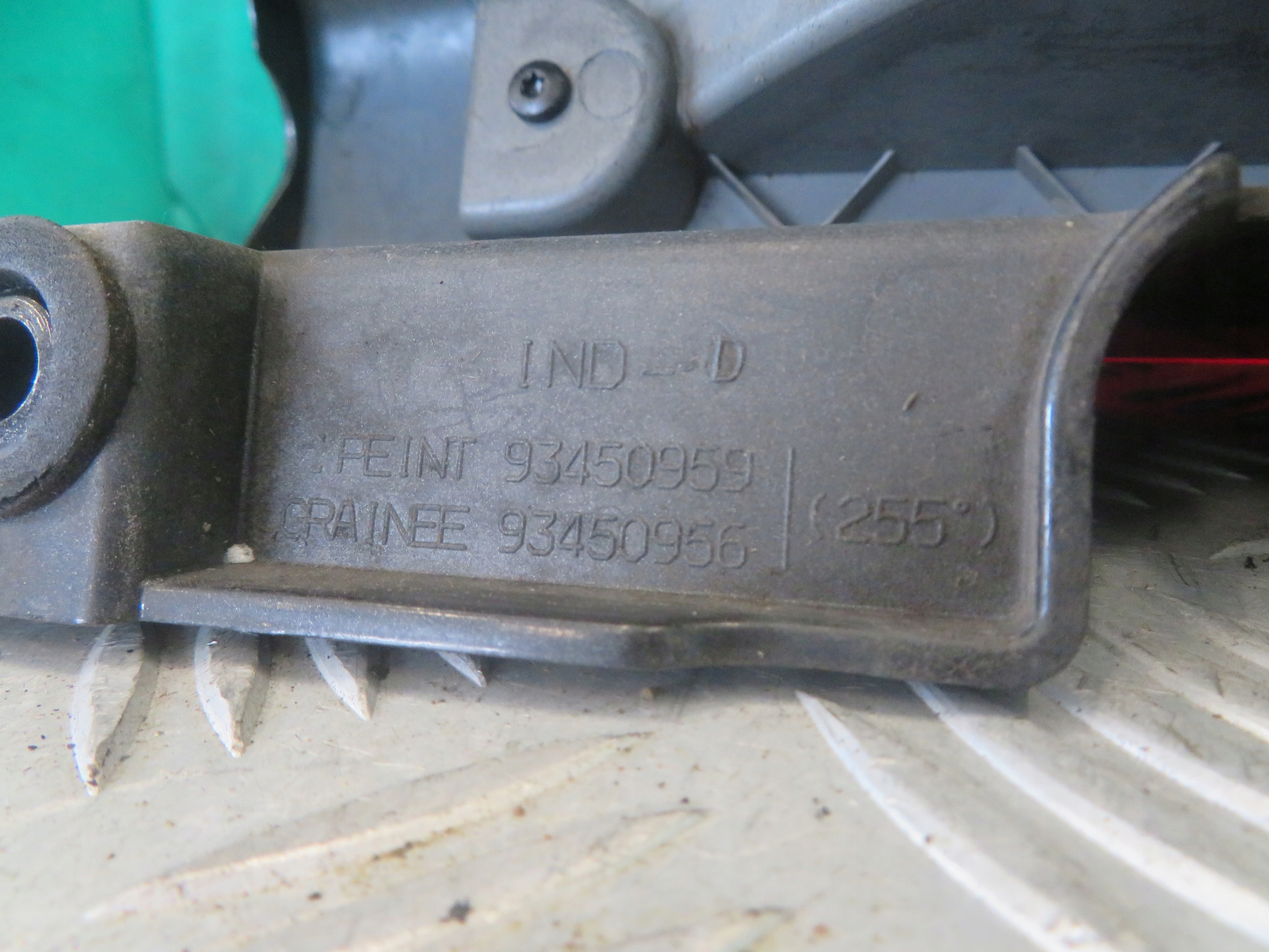 light left rear part OPEL VIVARO RENAULT TRAFIC 20R 265A64439R
