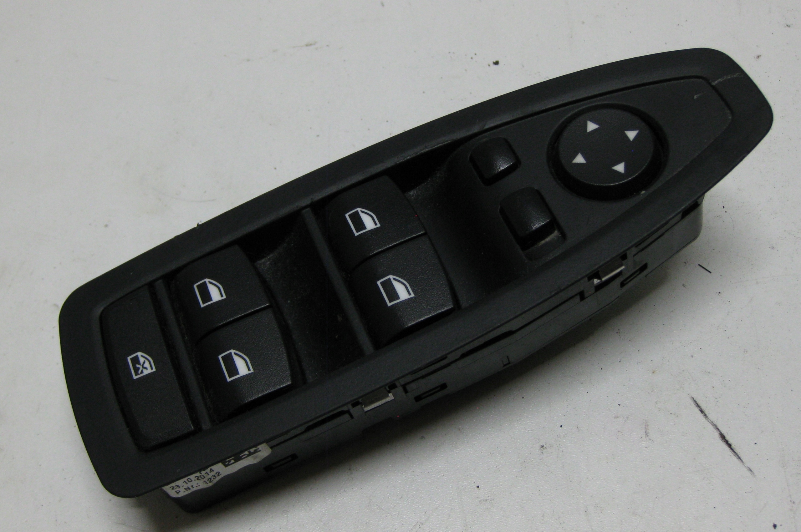 BMW F31 2.0D 14R window control switch left front 9208111