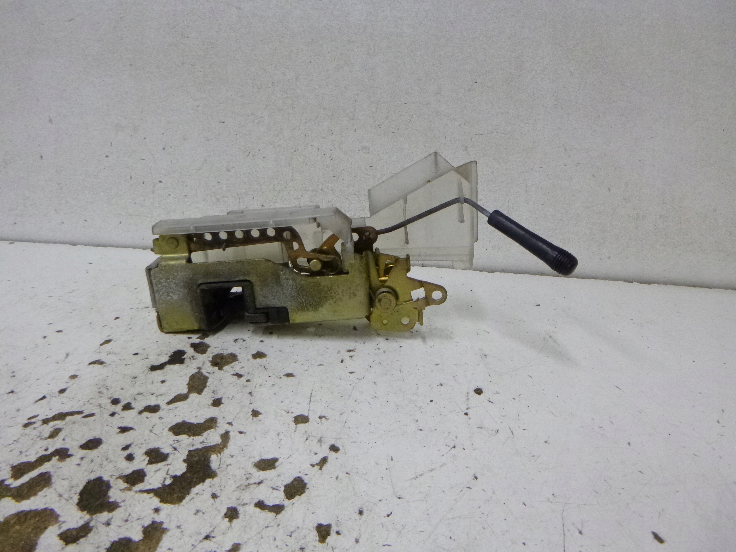 lock front right VW TRANSPORTER T4 701837016D