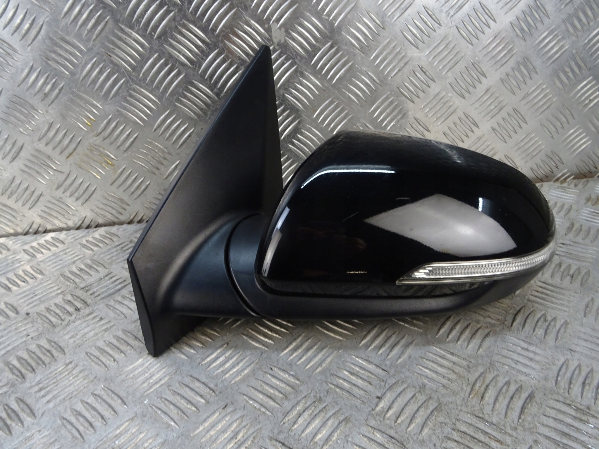 KIA STONIC mirror LEWE10 PIN UK POLE