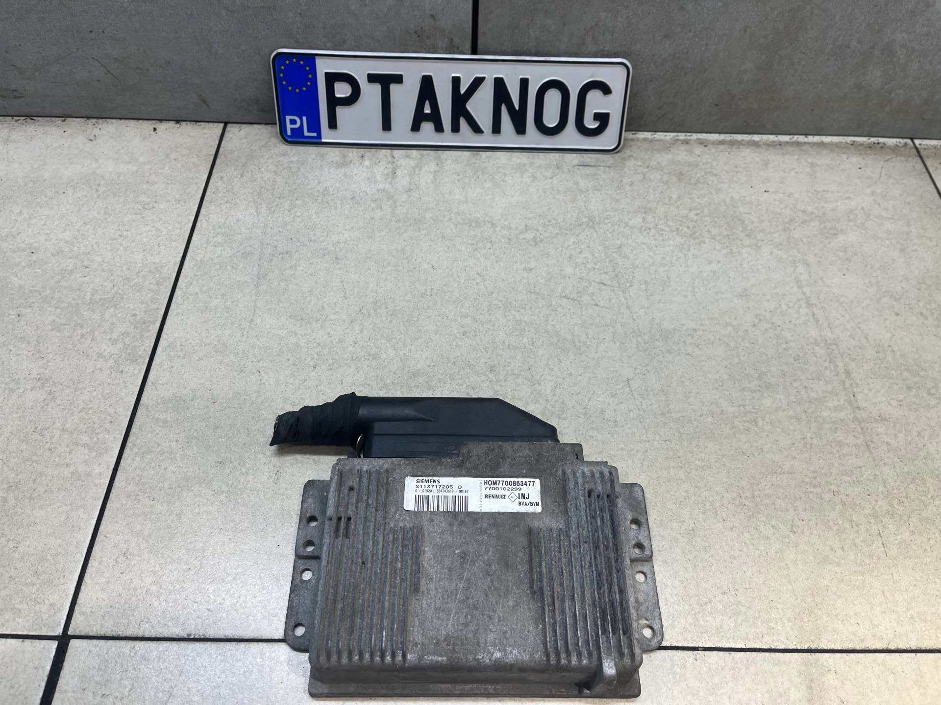 control unit computer of the engine VOLVO V40 1.8B HOM7700863477