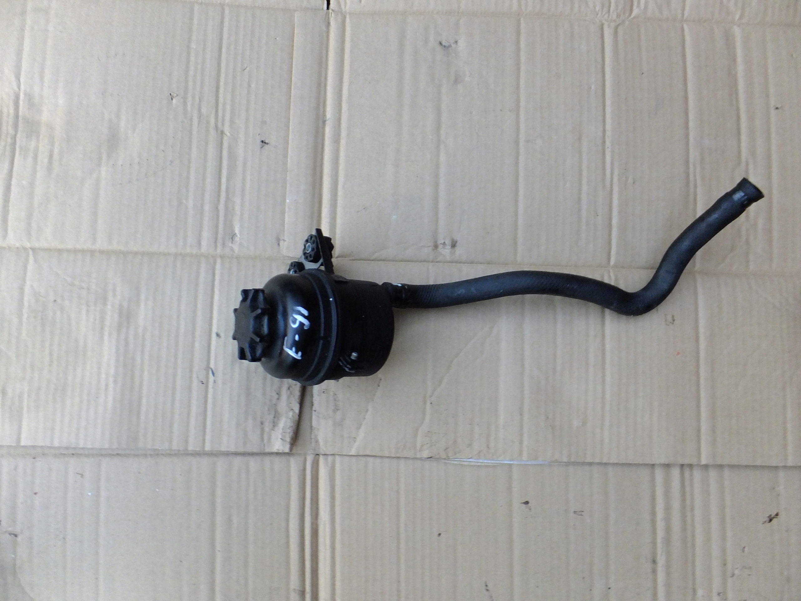 Servobehälter bmw e90 e91 2,0 d 1097164