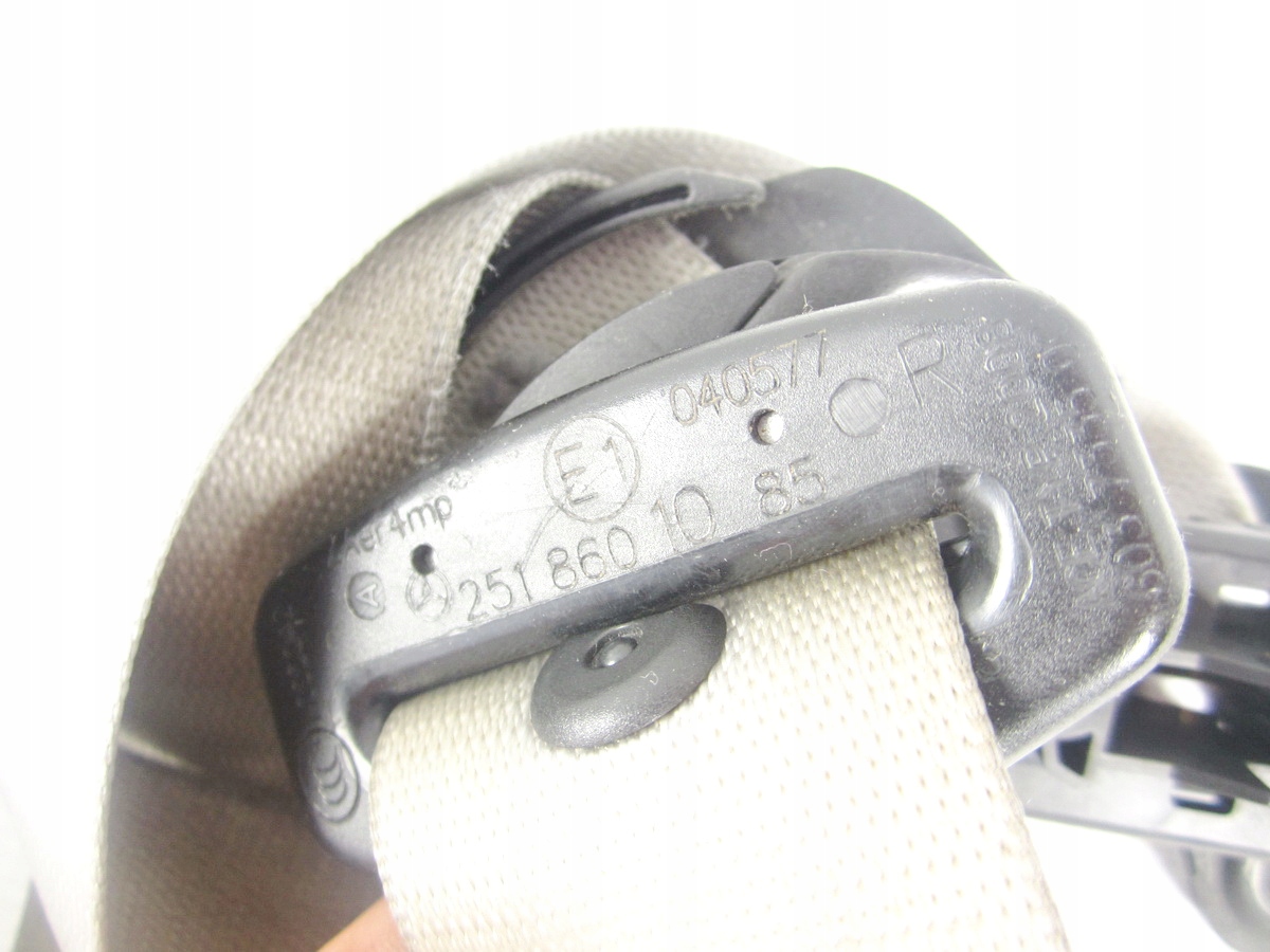 tension belt safety front right Mercedes W251